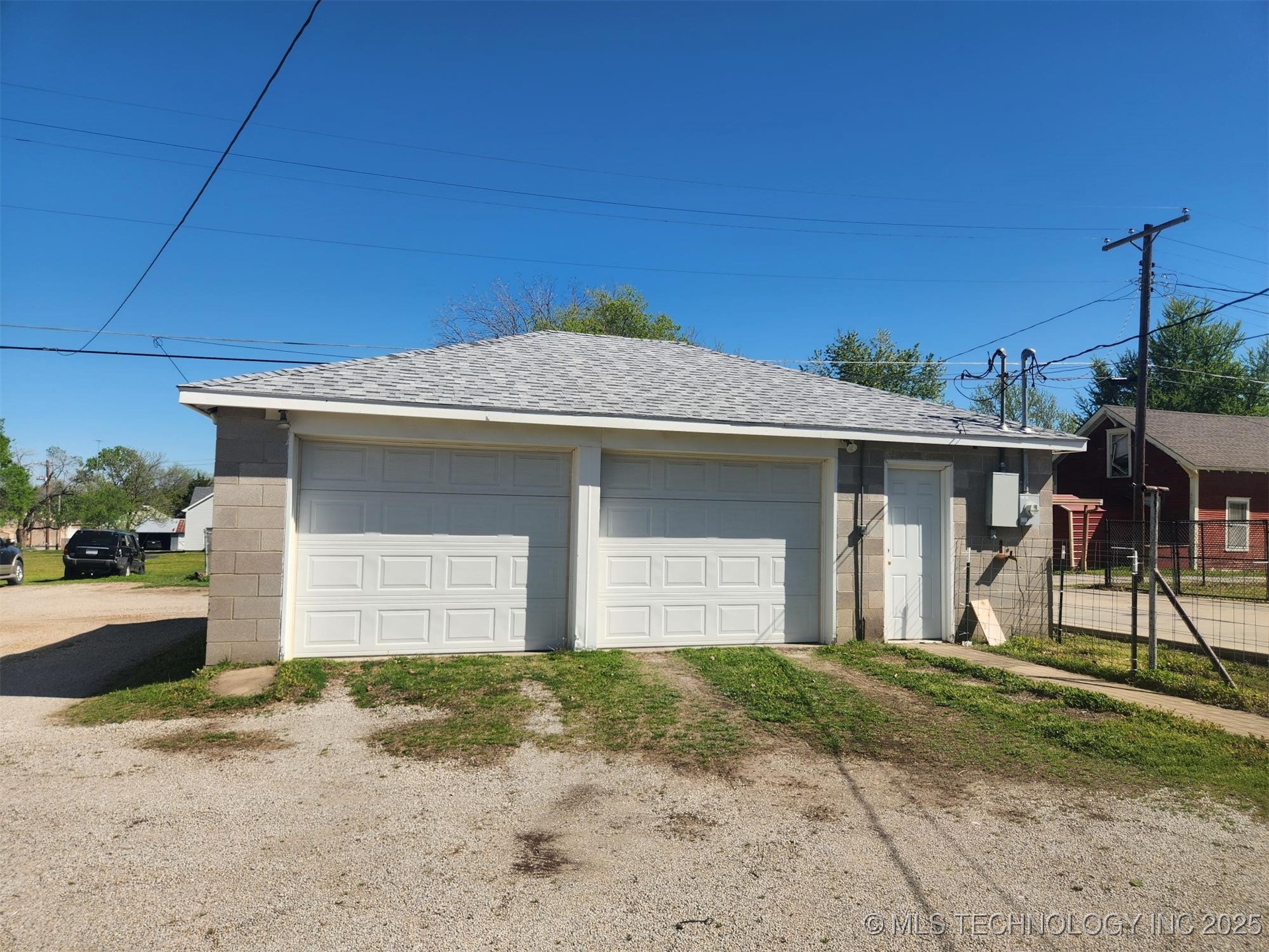 418 W Delaware Avenue Property Photo 3