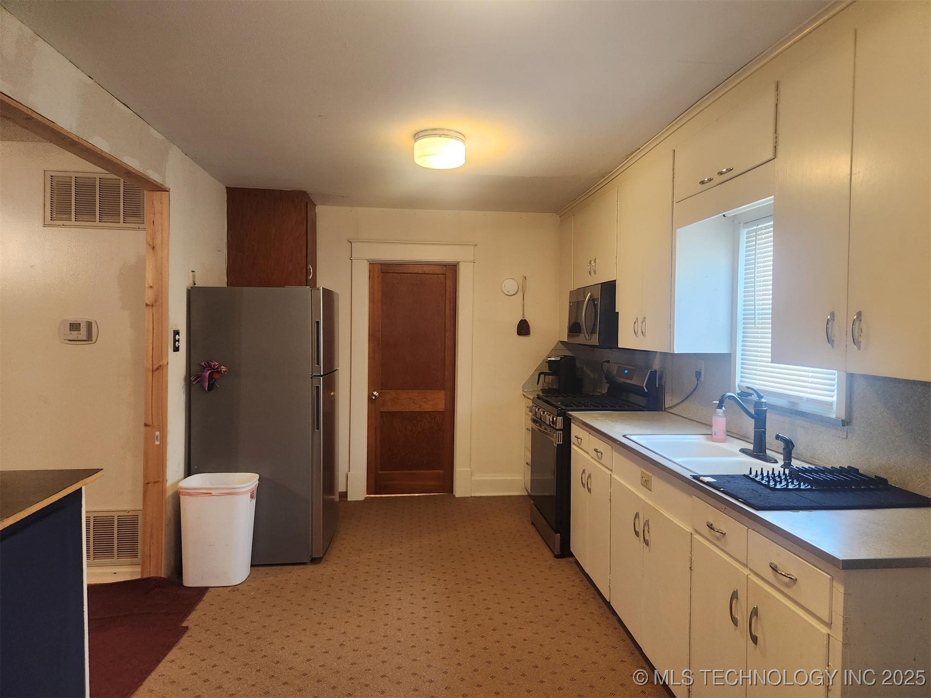 418 W Delaware Avenue Property Photo 7