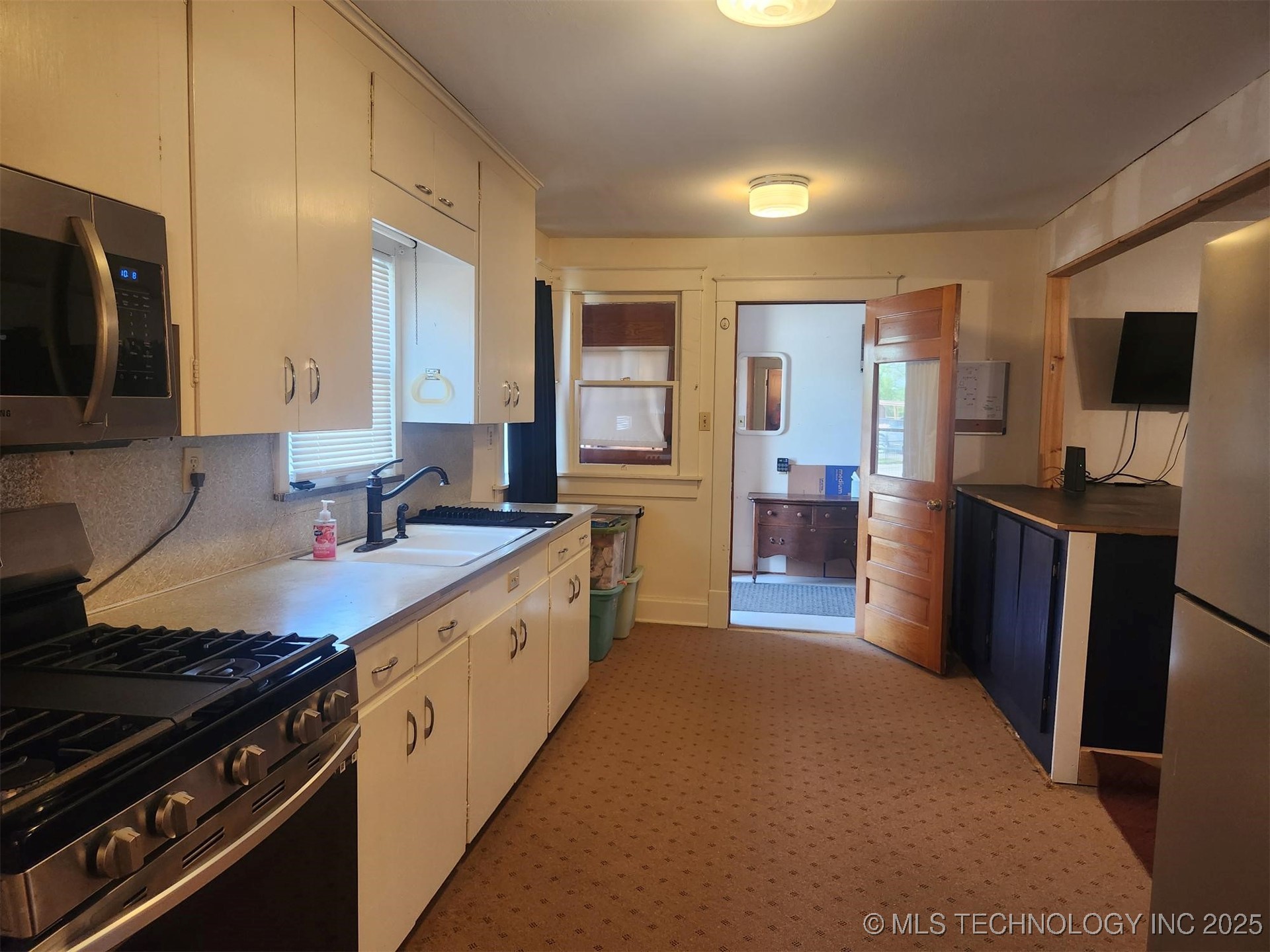 418 W Delaware Avenue Property Photo 8