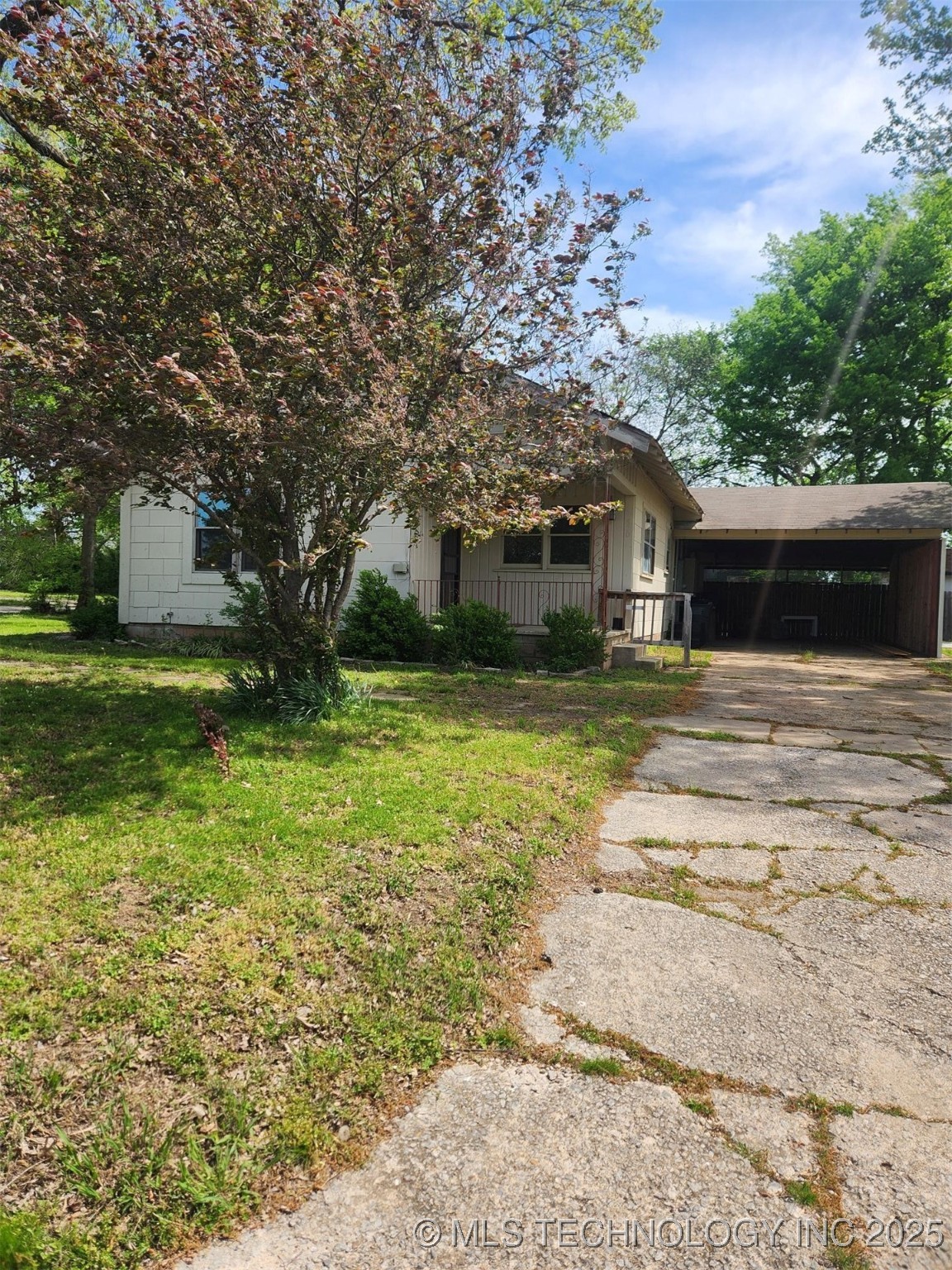 820 N Broadway Avenue Property Photo 2