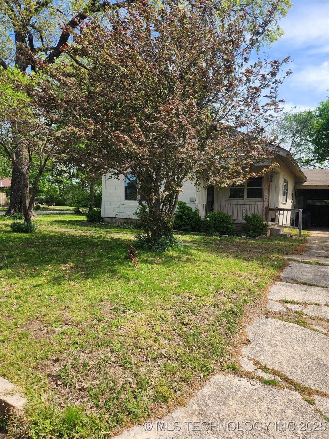 820 N Broadway Avenue Property Photo 3