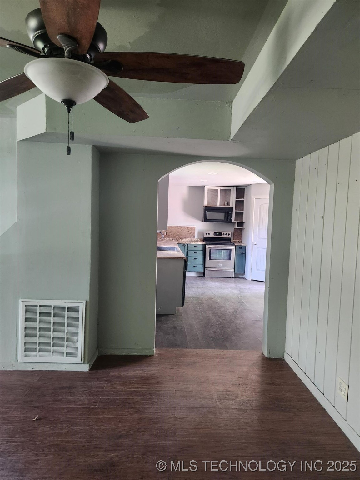 820 N Broadway Avenue Property Photo 6