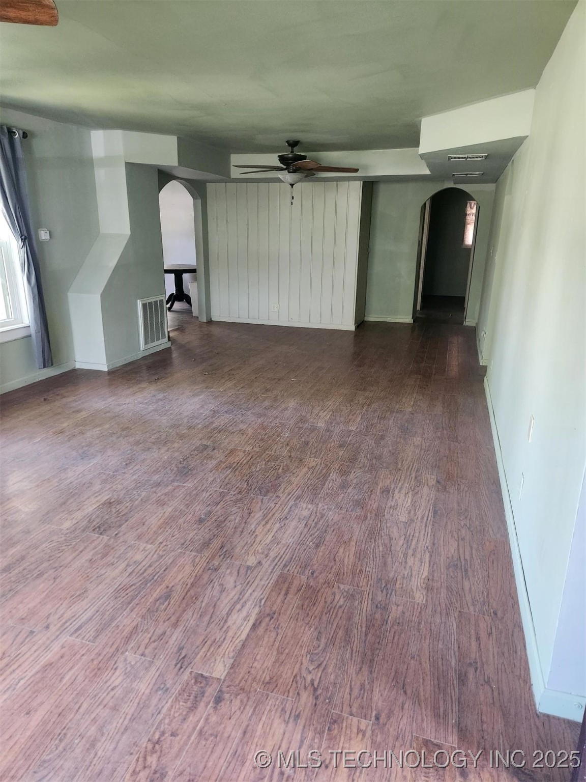820 N Broadway Avenue Property Photo 8