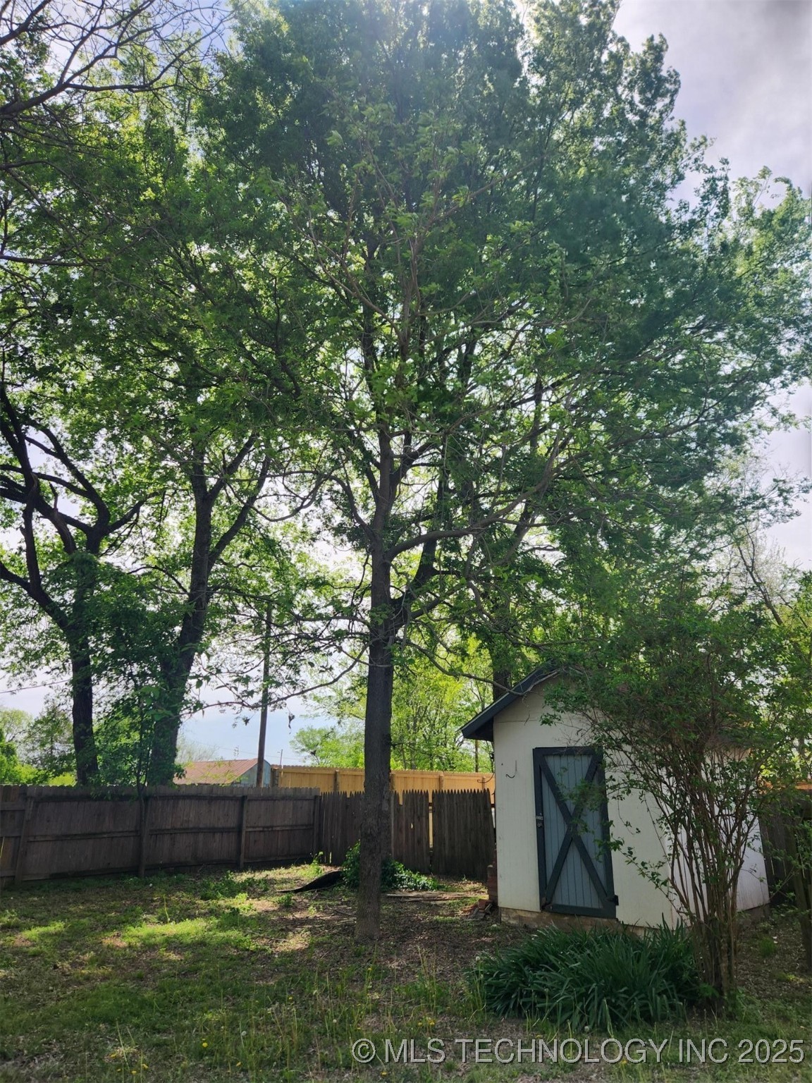 820 N Broadway Avenue Property Photo 16