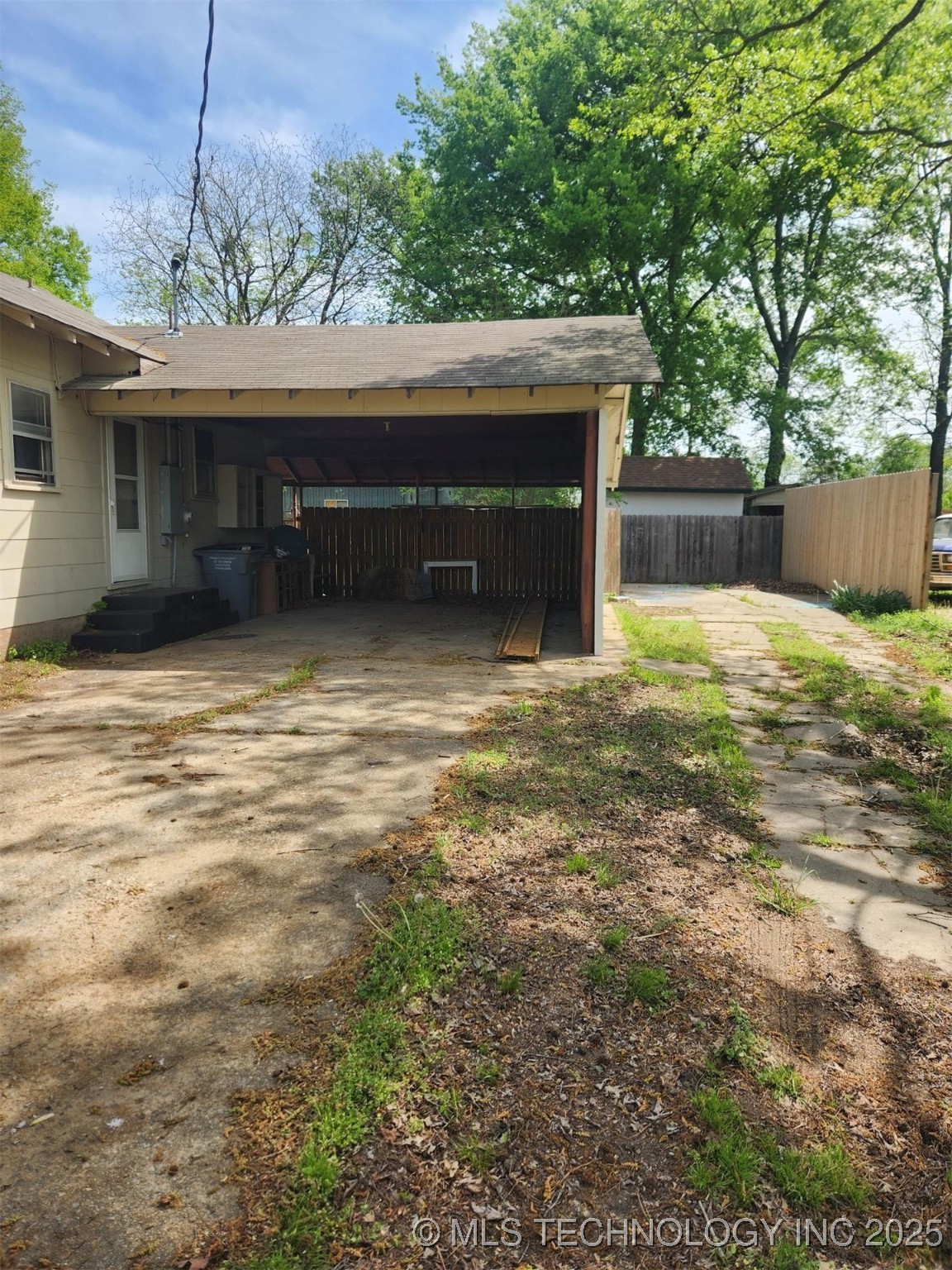 820 N Broadway Avenue Property Photo 23