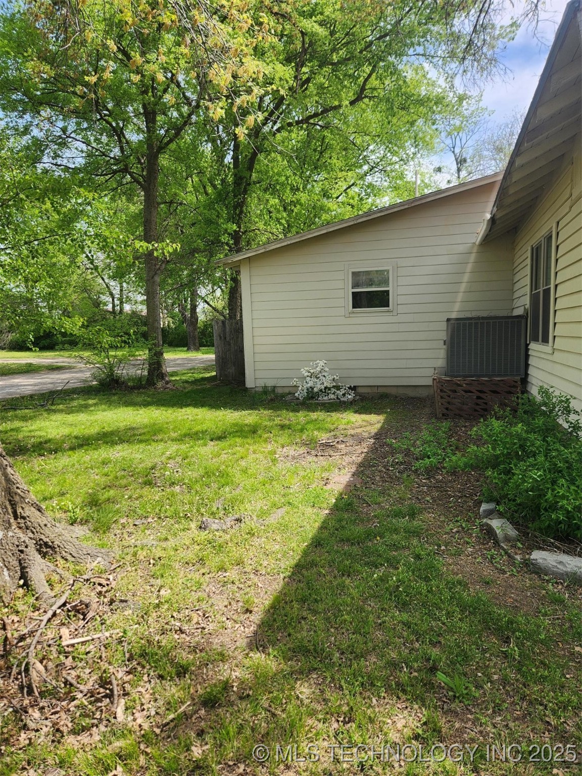 820 N Broadway Avenue Property Photo 27