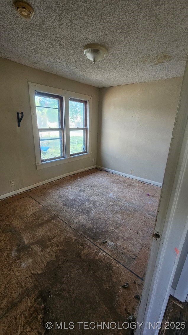 1237 N Creek Street Property Photo 8