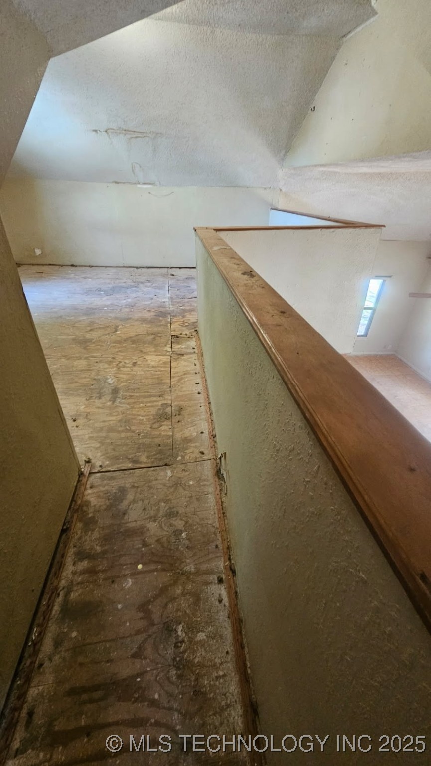 1237 N Creek Street Property Photo 10