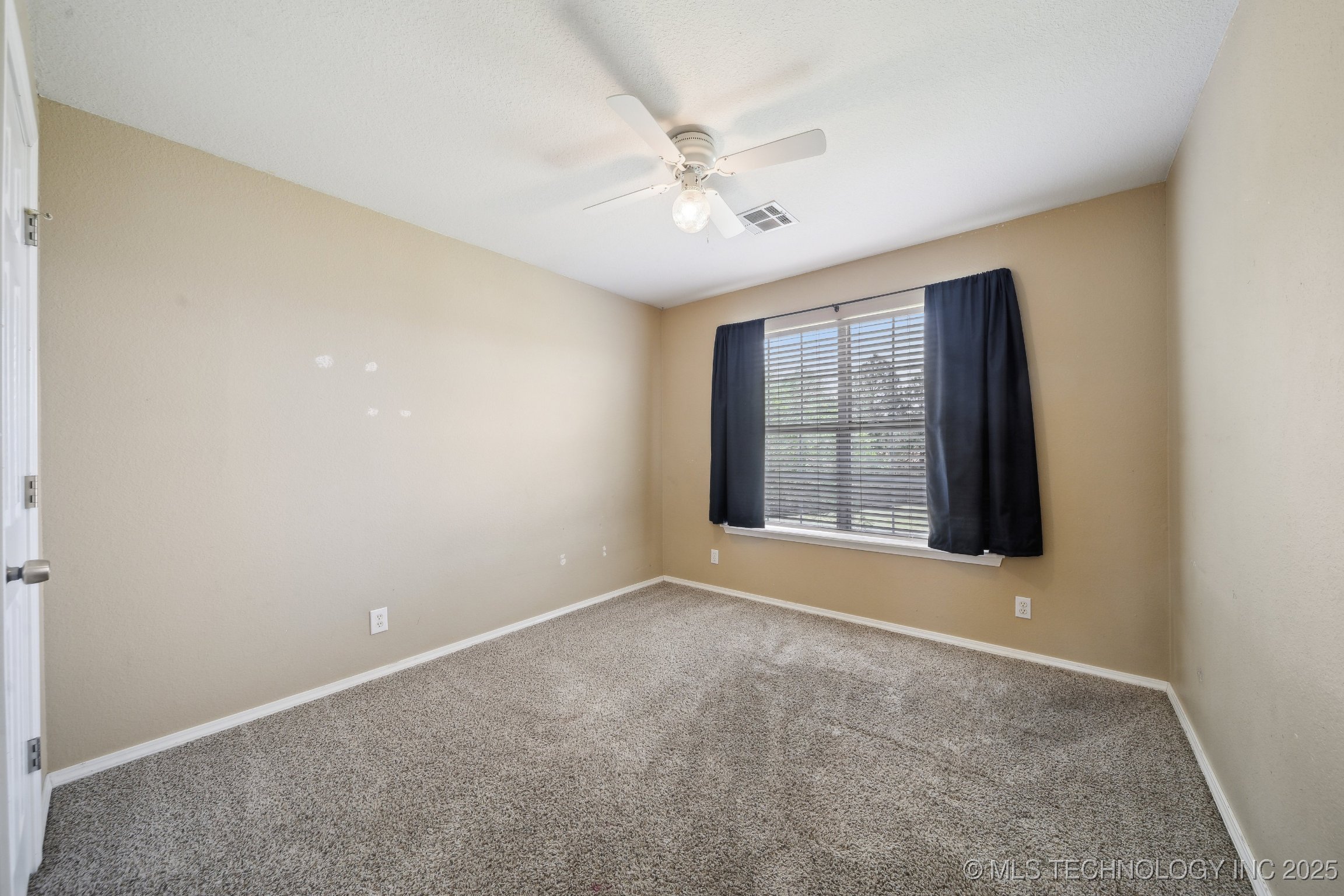 219 W Durham Place Property Photo 30