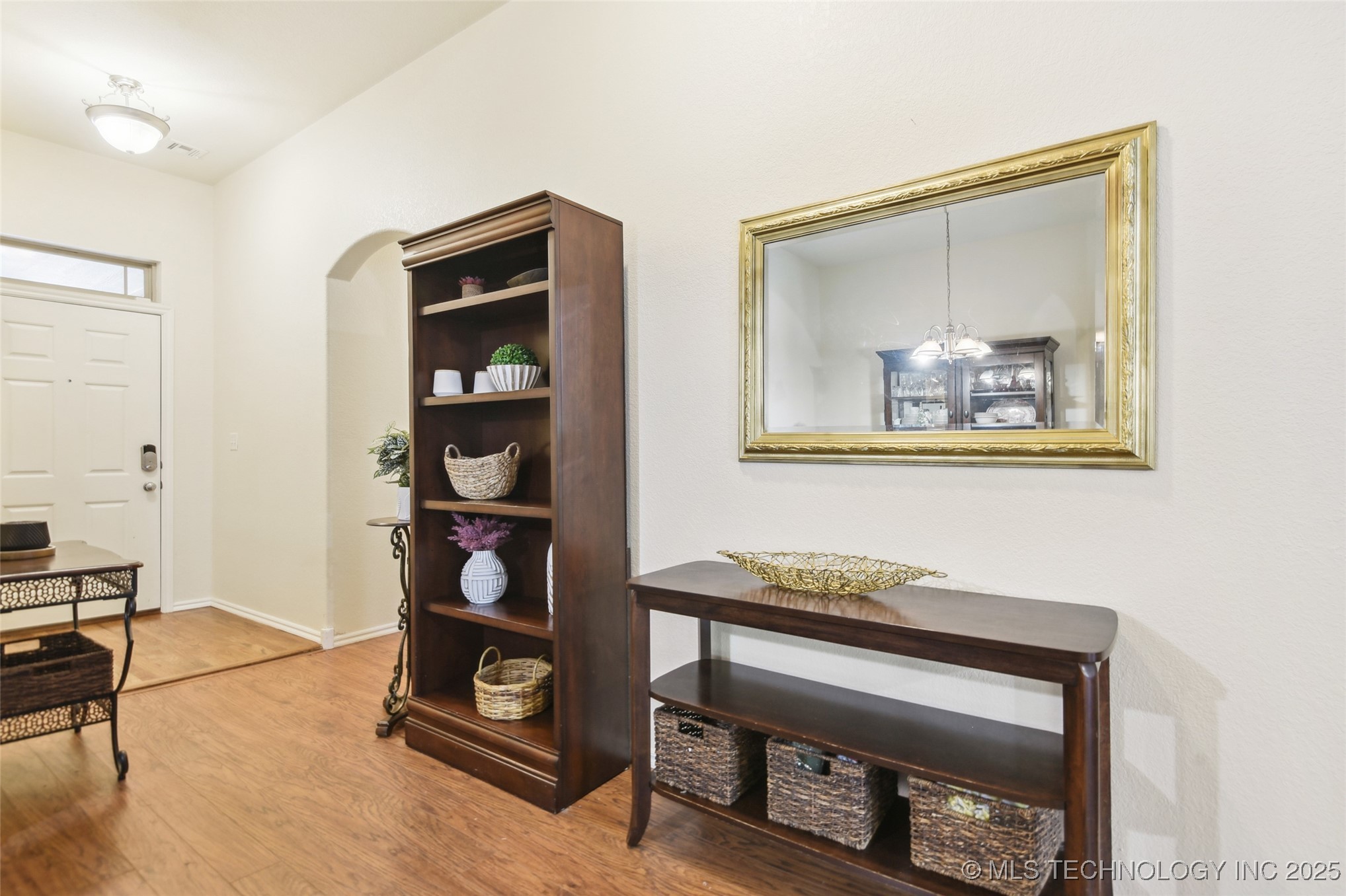 115 E Elmira Place Property Photo 6