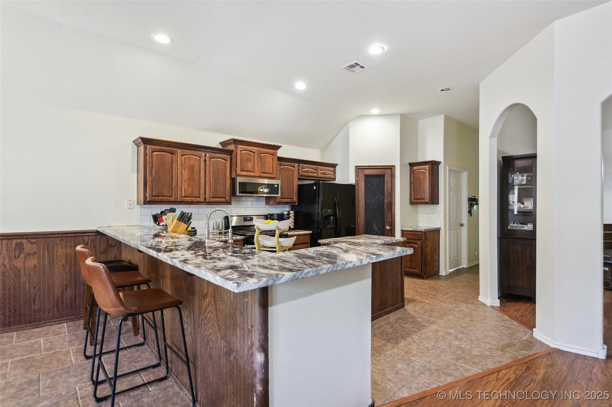 115 E Elmira Place Property Photo 14