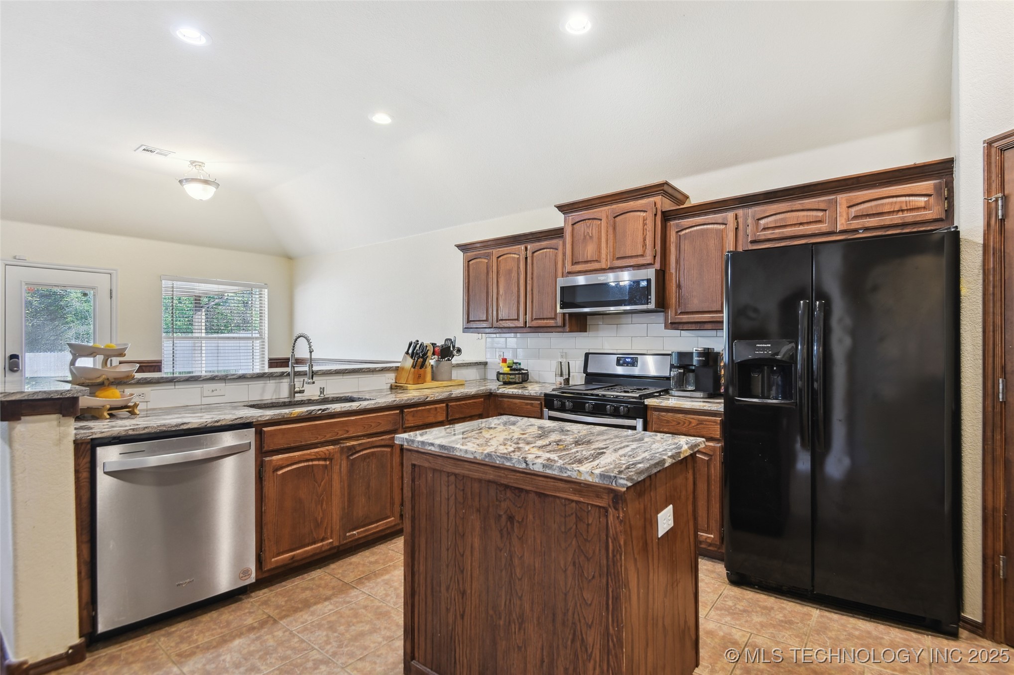 115 E Elmira Place Property Photo 17