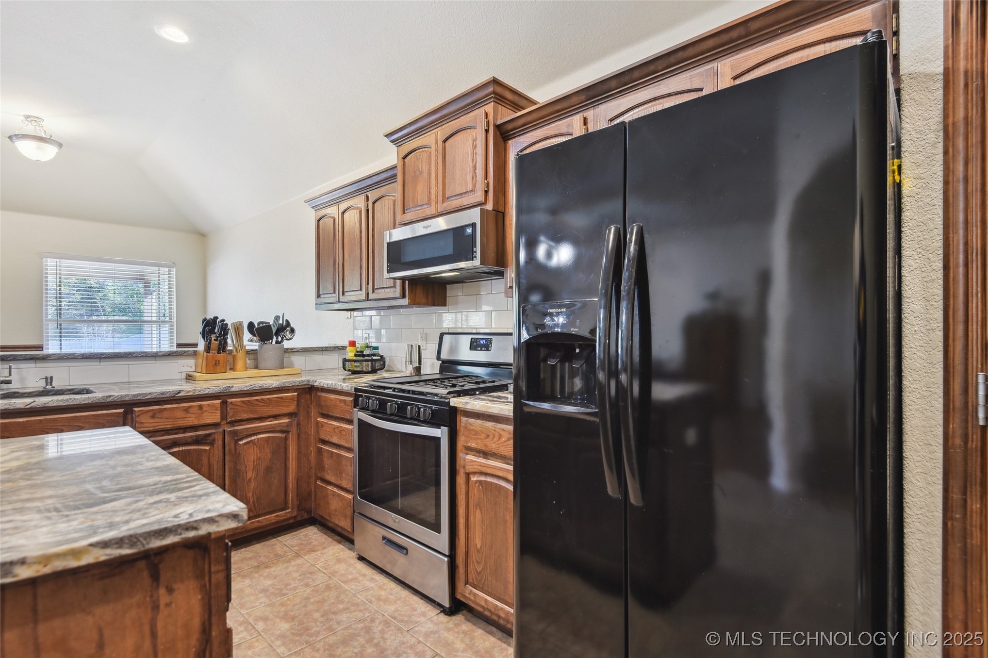115 E Elmira Place Property Photo 19