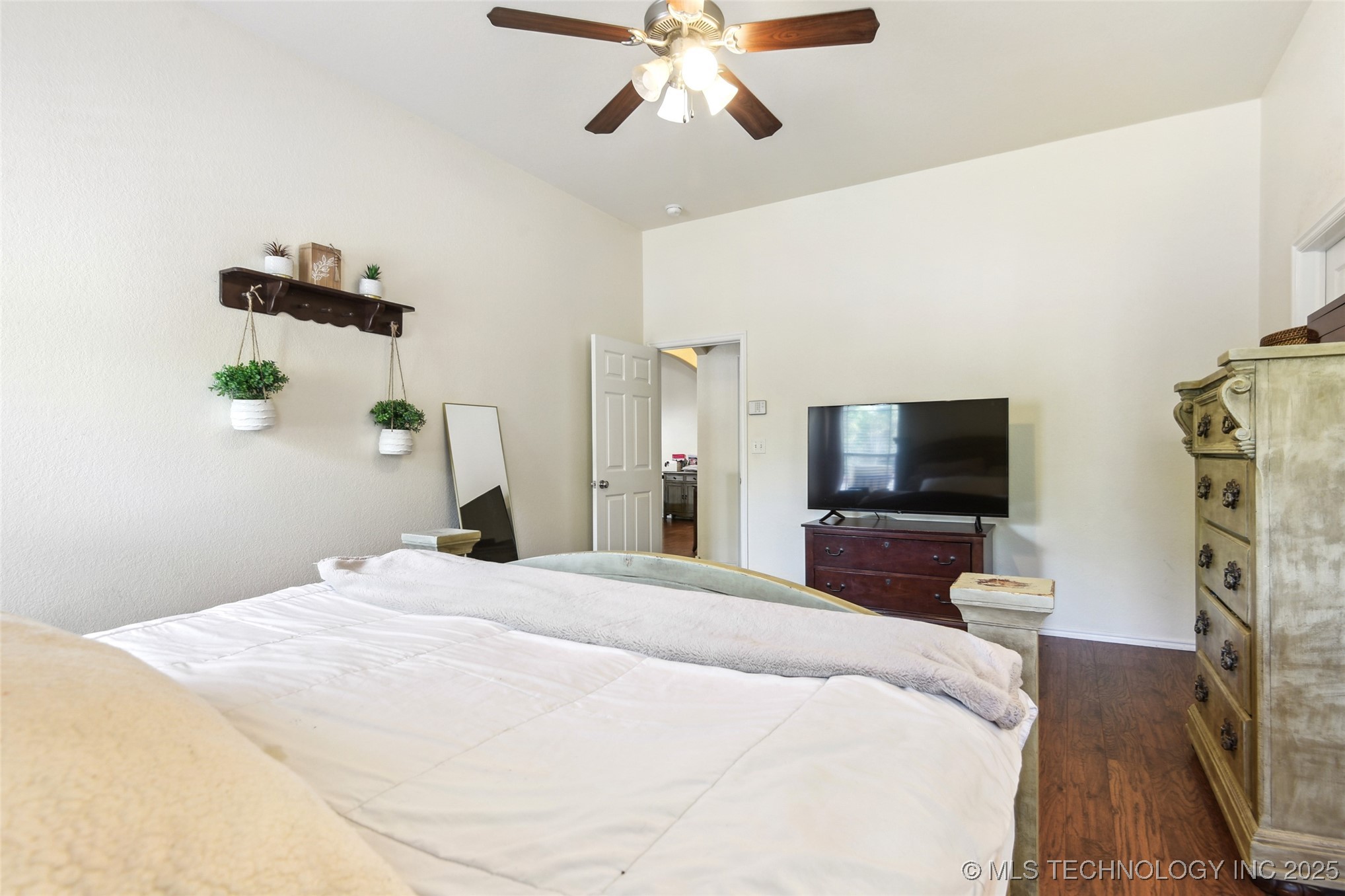115 E Elmira Place Property Photo 26