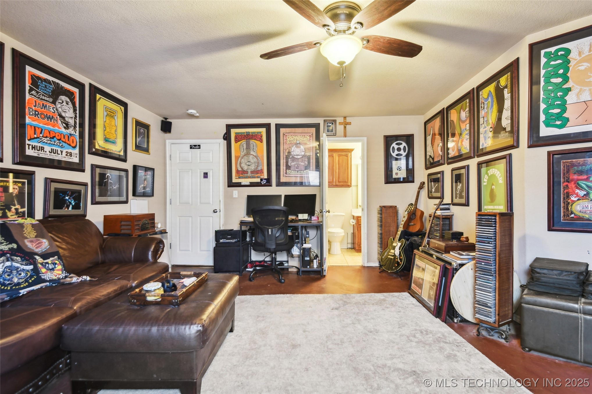 115 E Elmira Place Property Photo 32