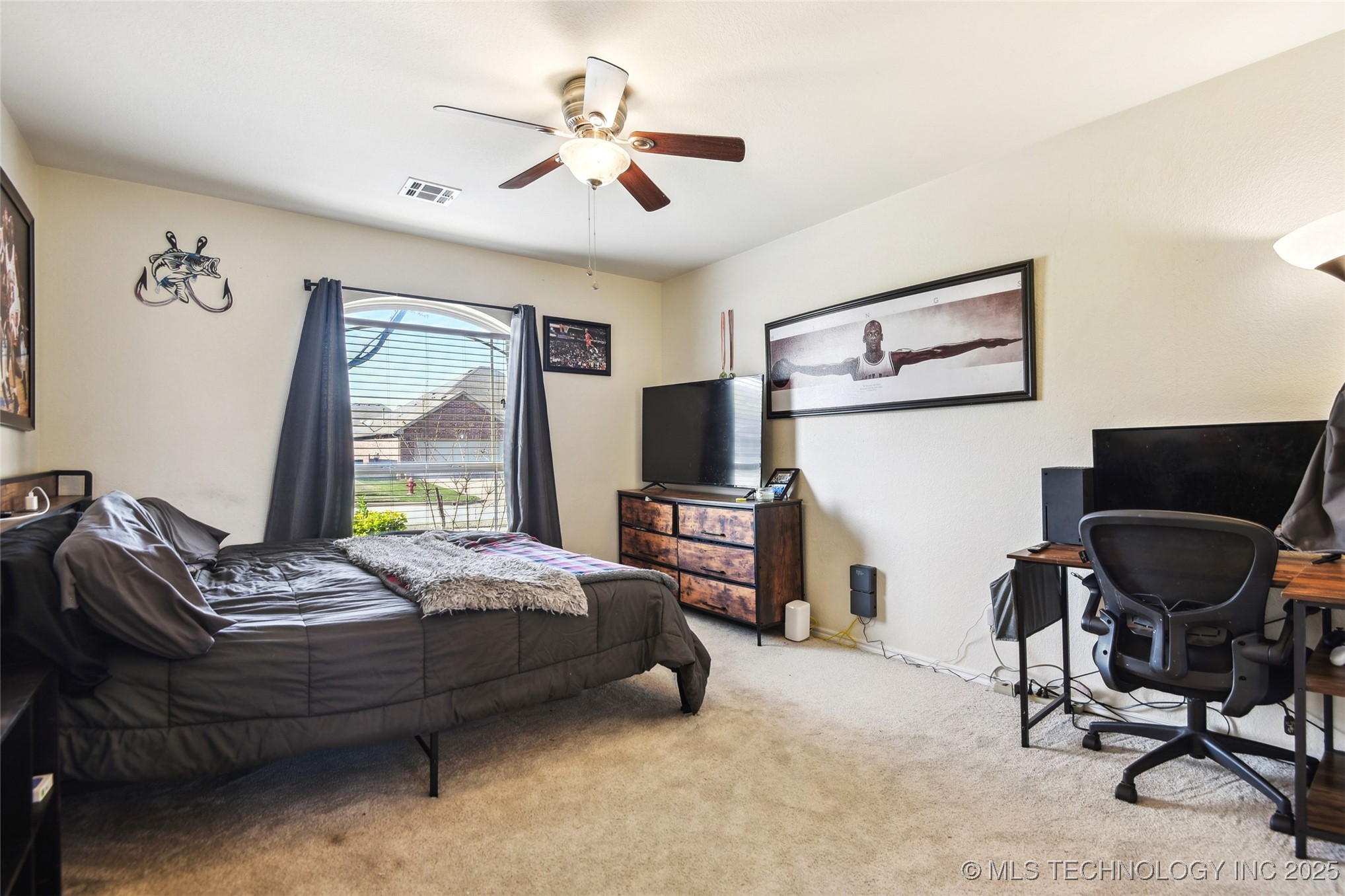 115 E Elmira Place Property Photo 36