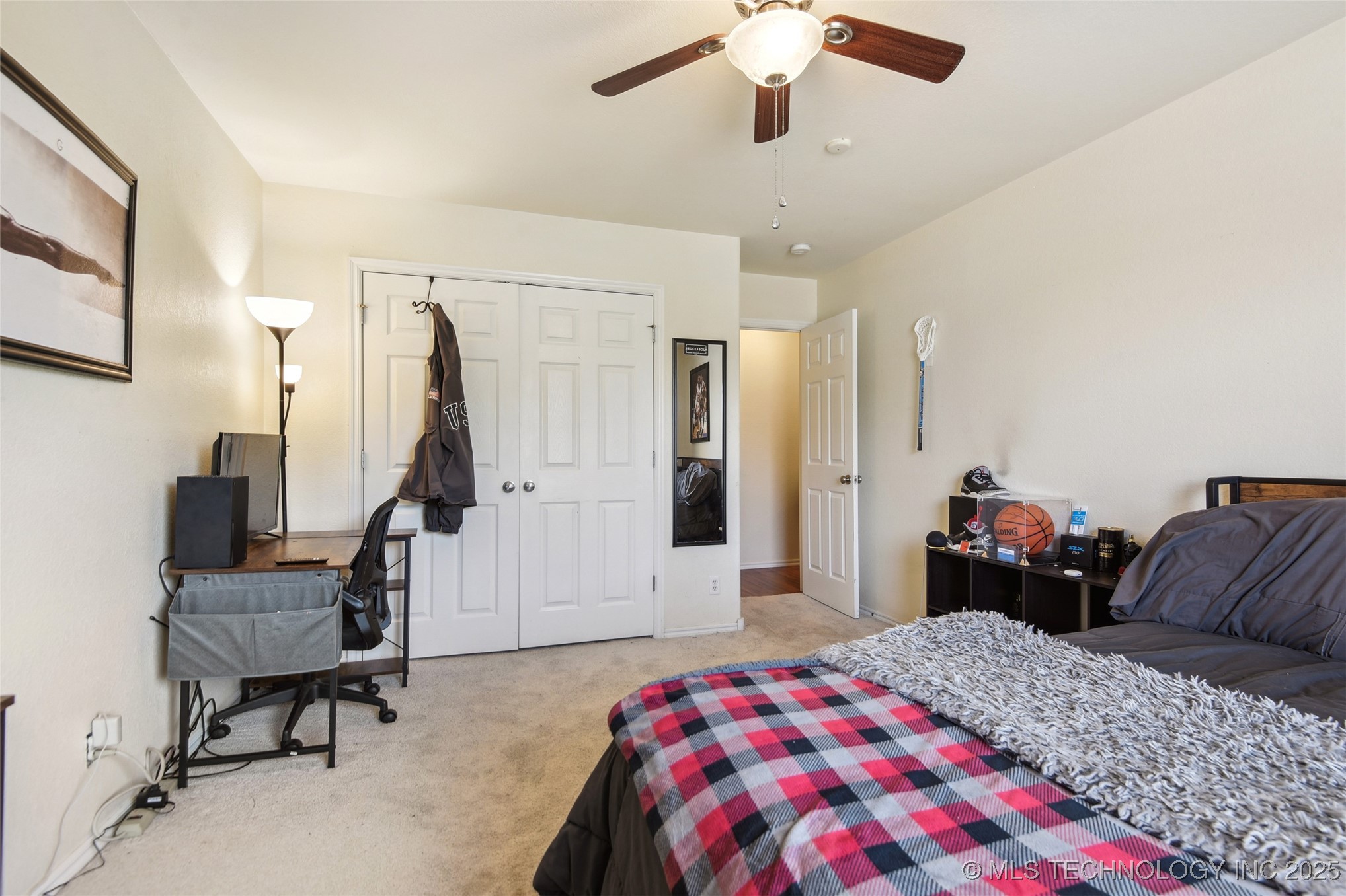 115 E Elmira Place Property Photo 37