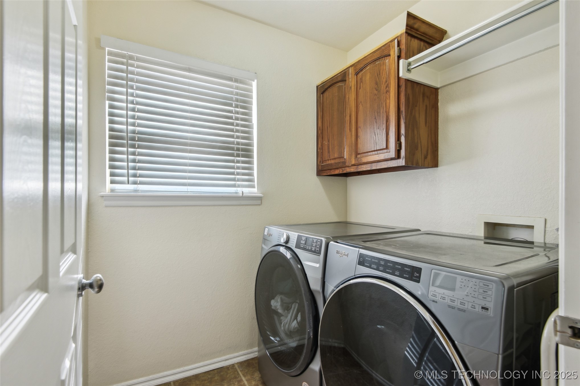 115 E Elmira Place Property Photo 38