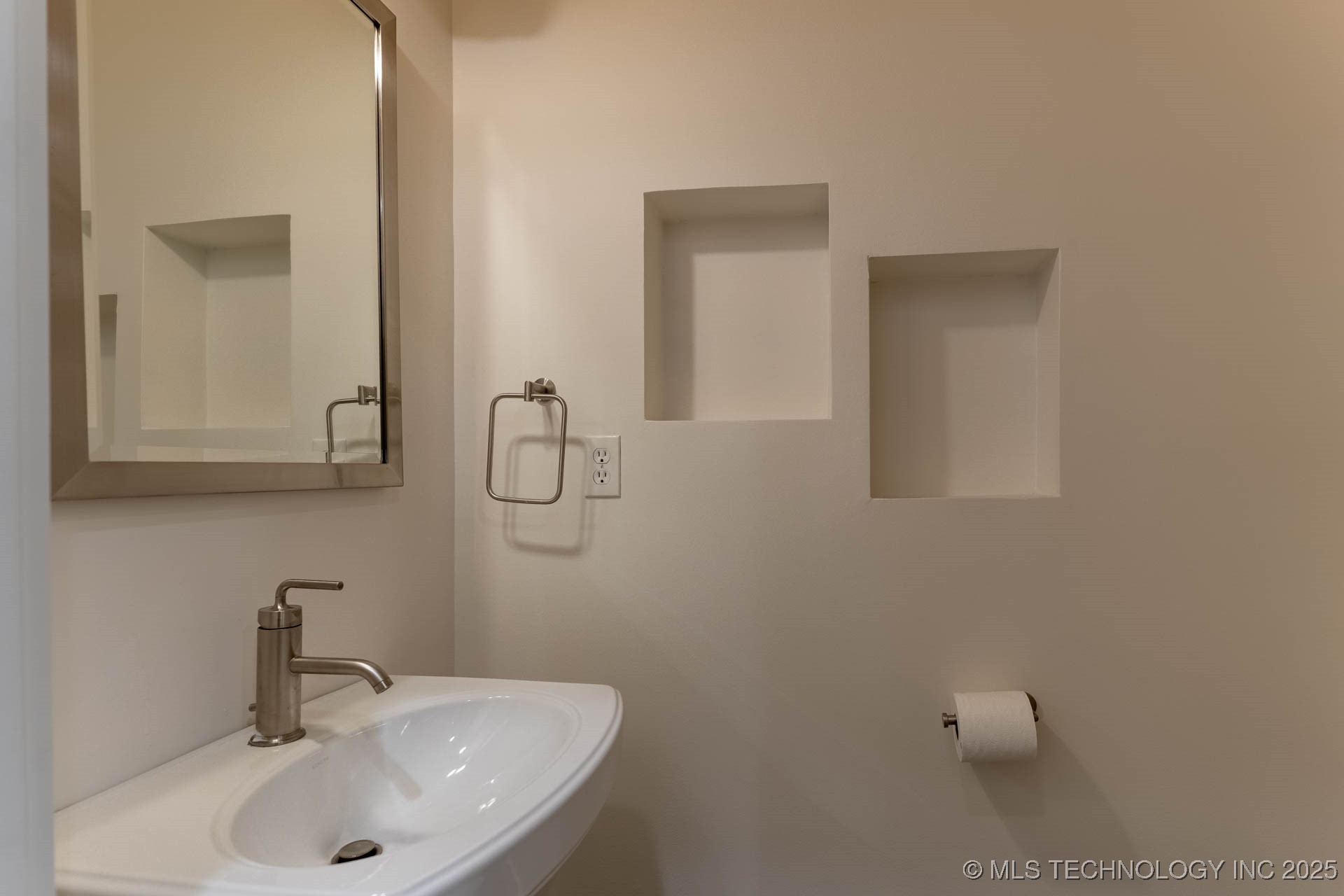 1428 S Quincy Avenue B Property Photo 10