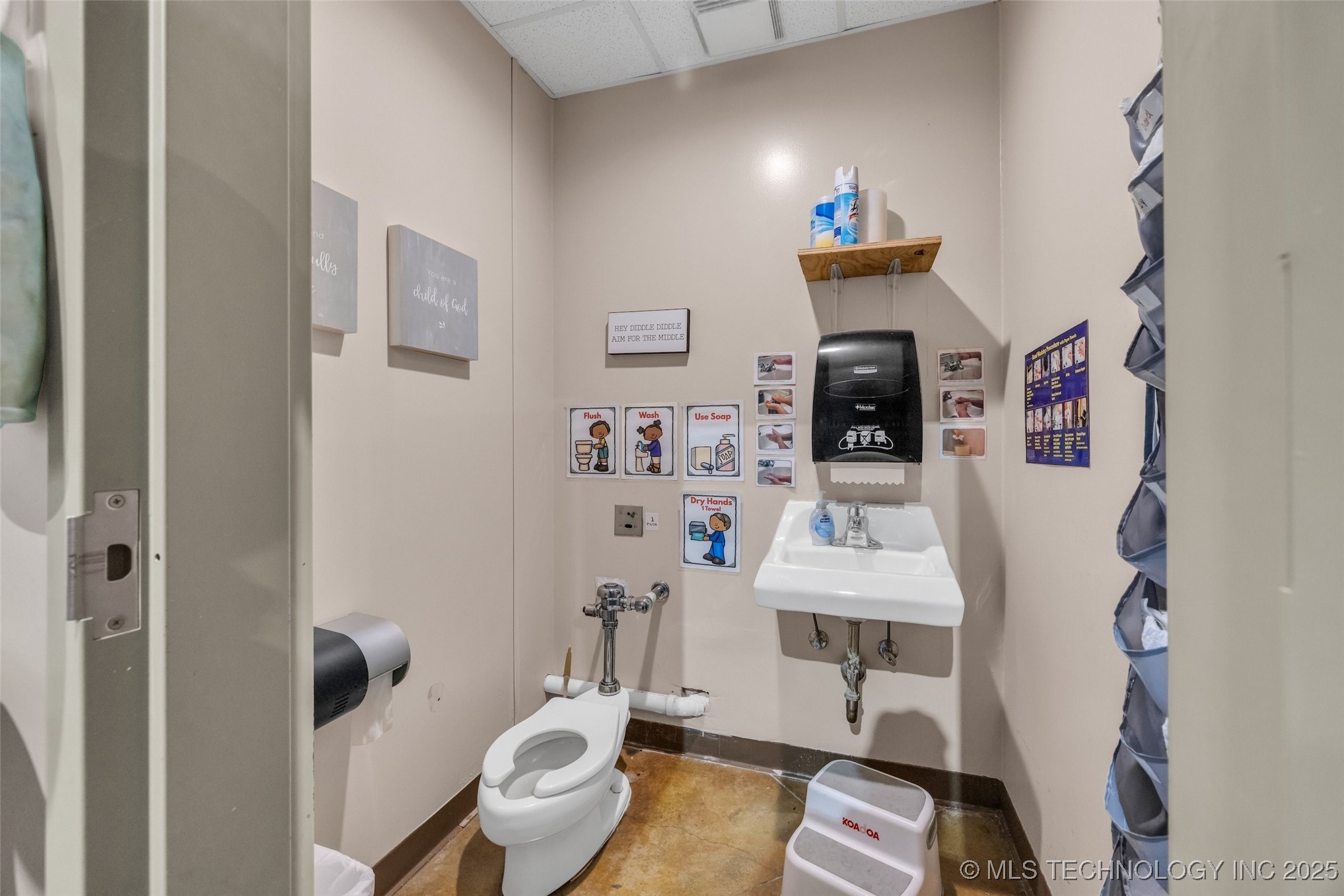 1700 N Redbud Place Property Photo 48