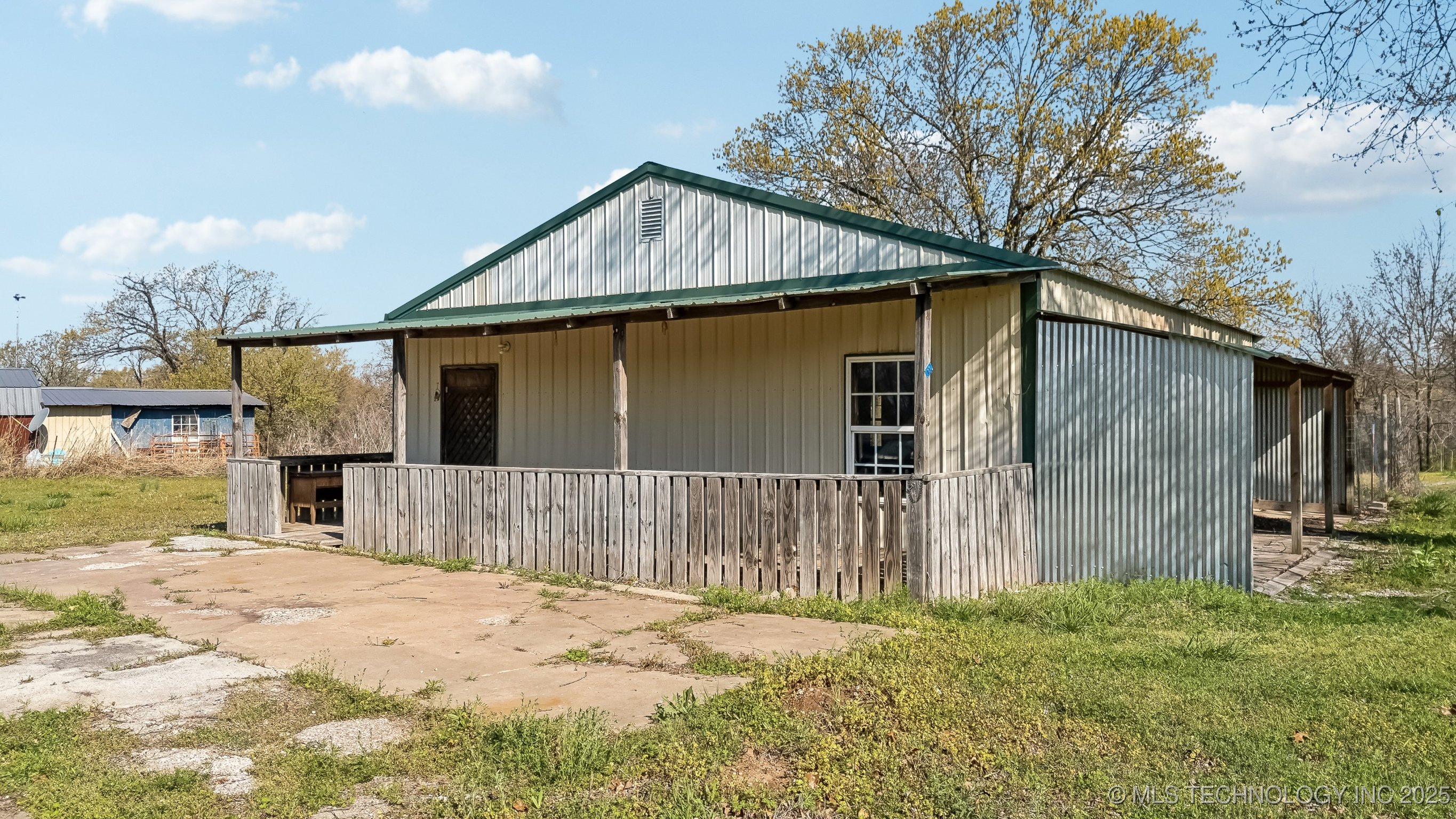 23055 W Hwy 33 Property Photo 3