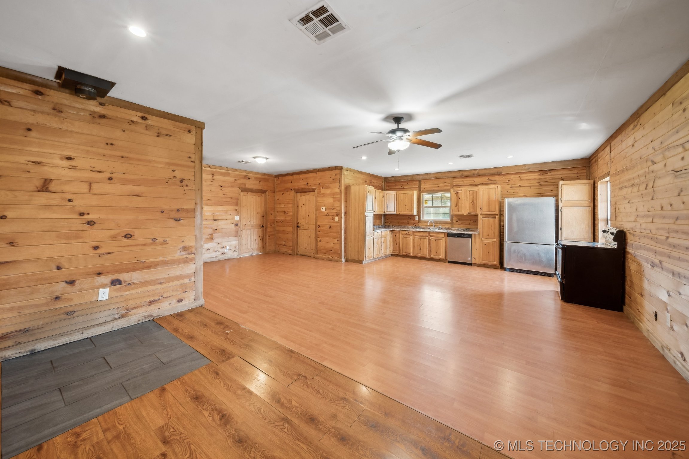 23055 W Hwy 33 Property Photo 6