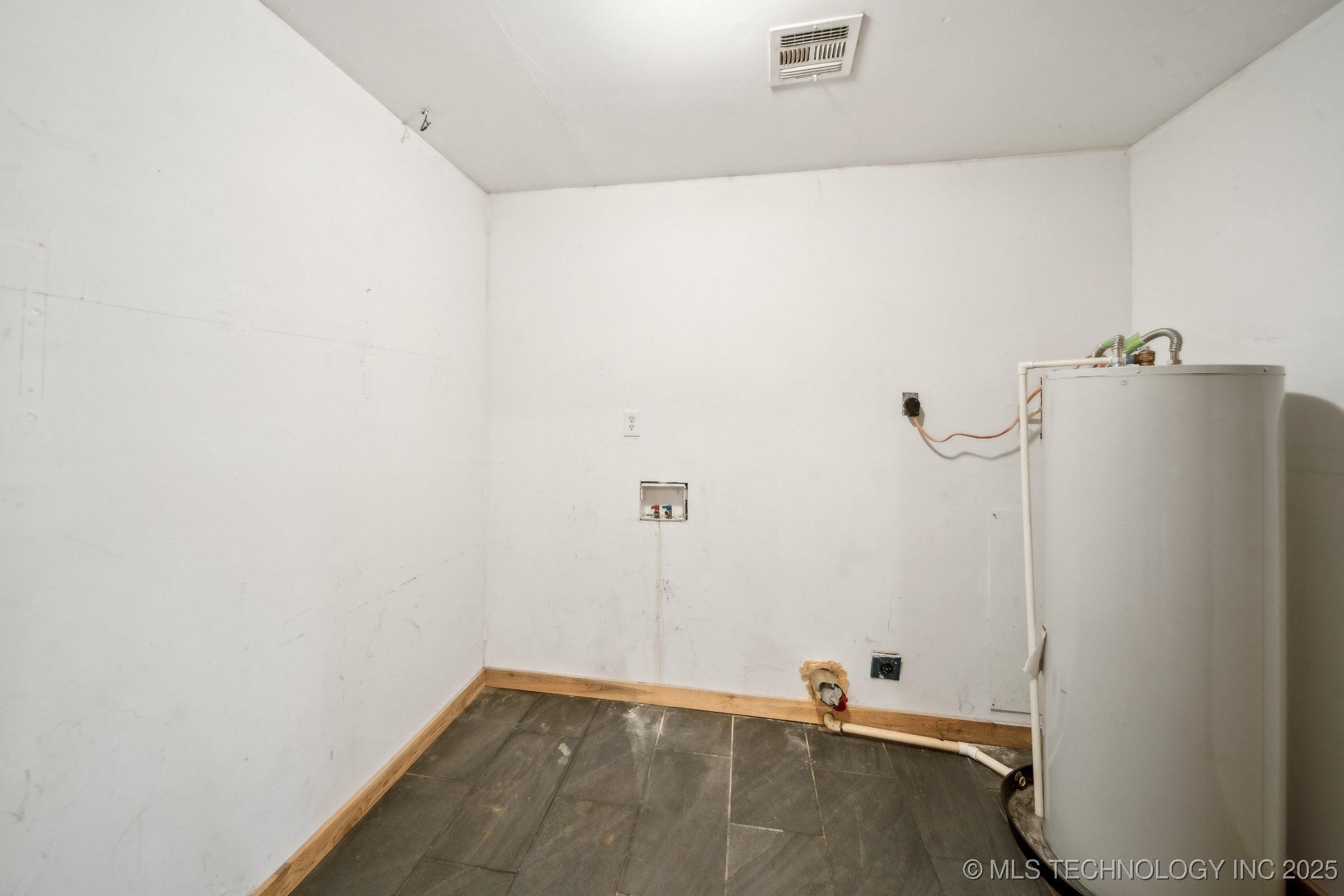 23055 W Hwy 33 Property Photo 15