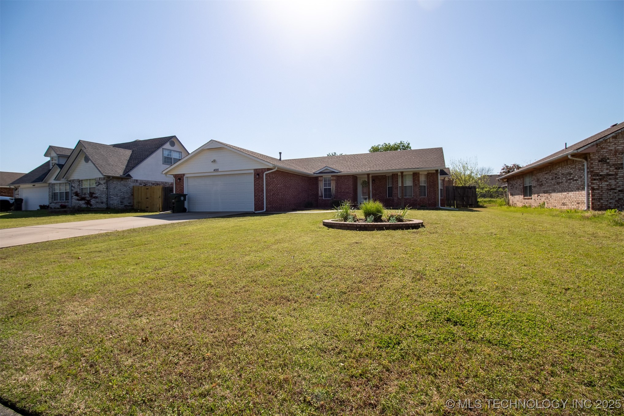 4005 Chaucer Street Property Photo 2