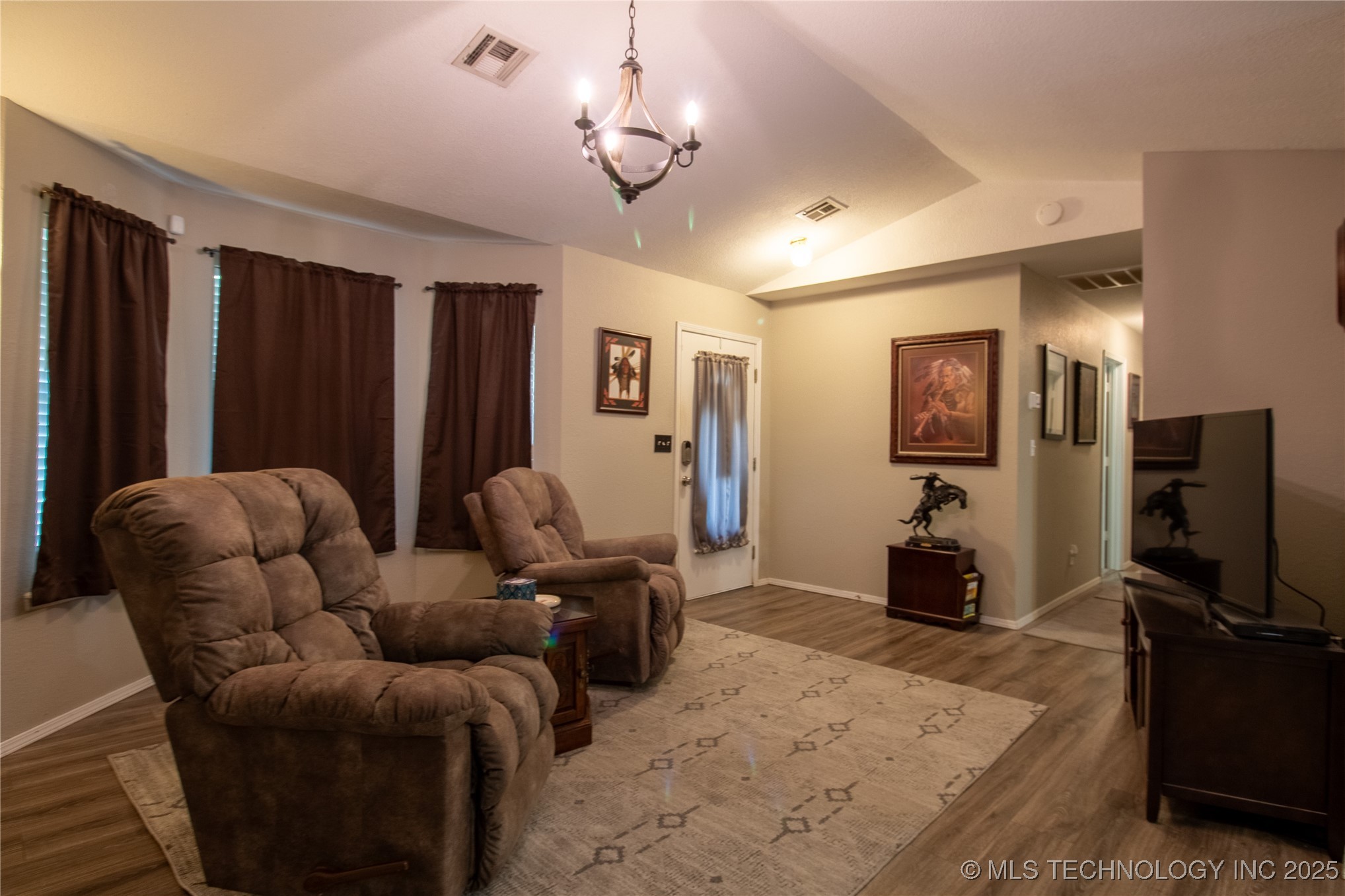 4005 Chaucer Street Property Photo 5