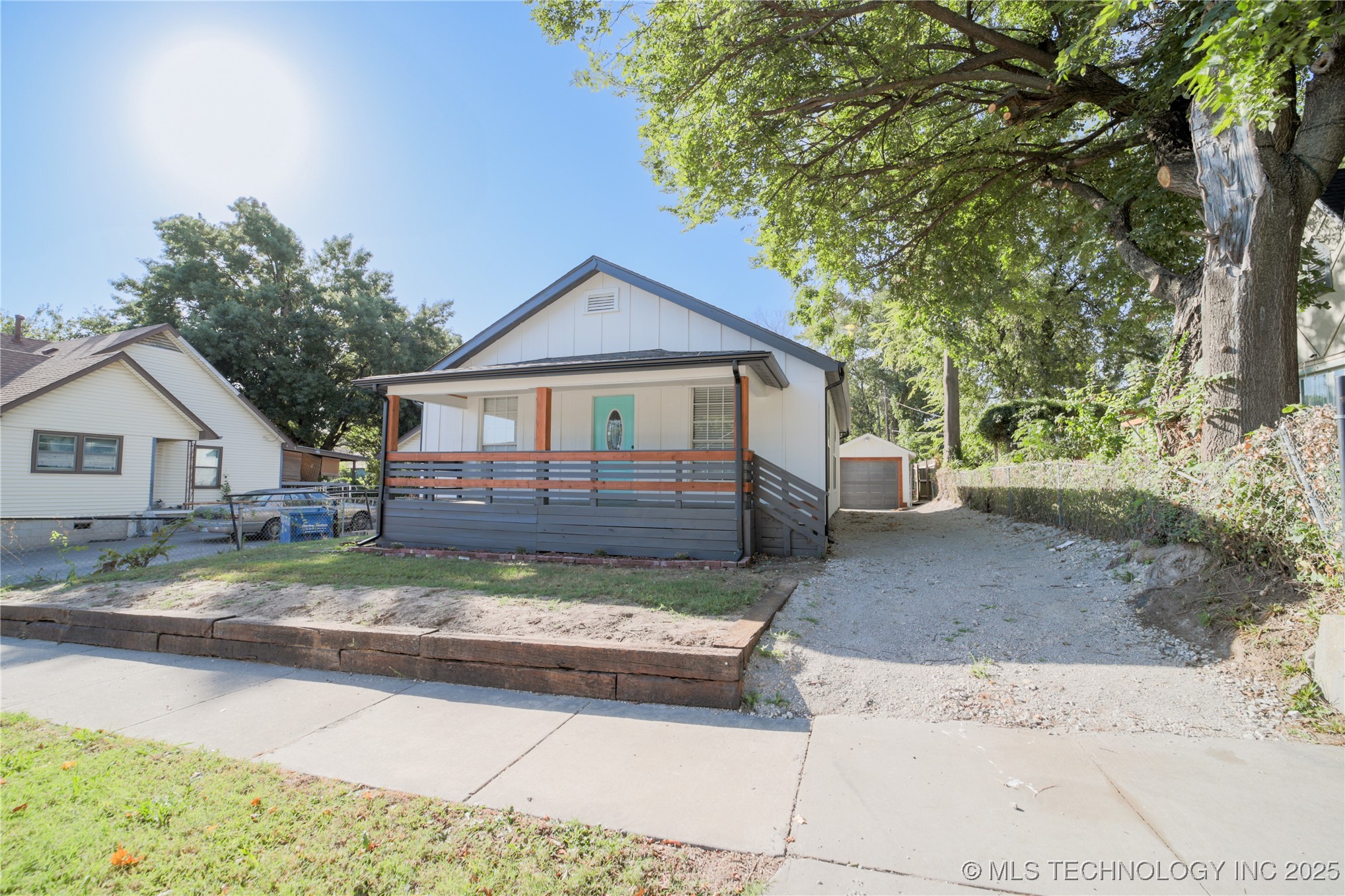 2052 E 12th Place Property Photo 2