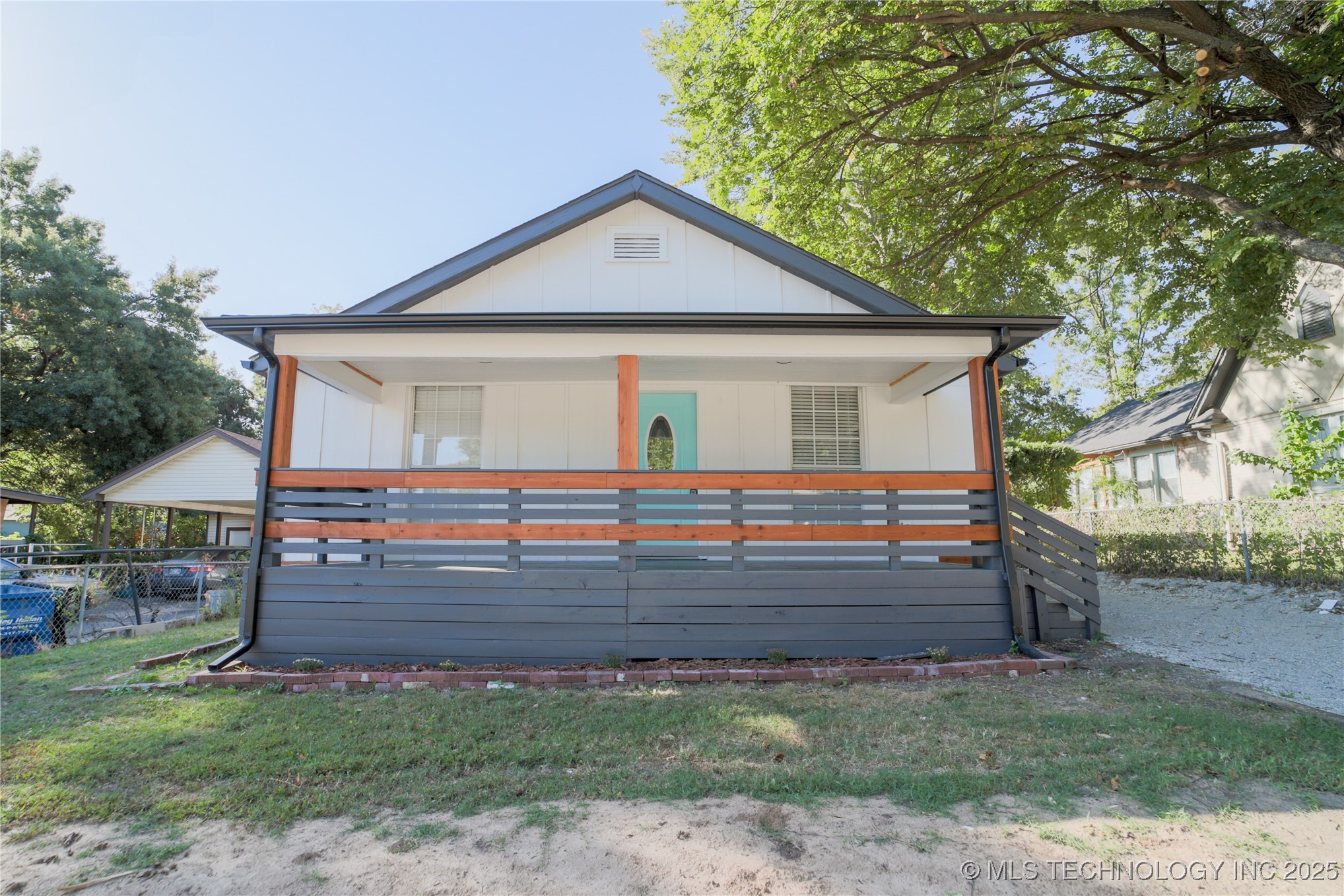 2052 E 12th Place Property Photo 3