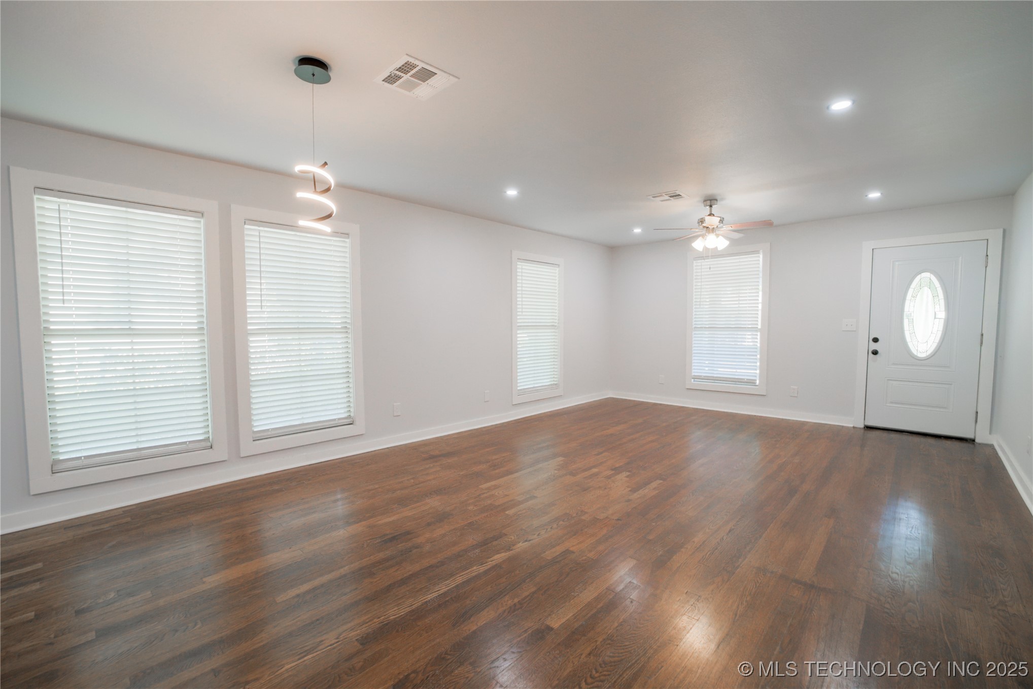 2052 E 12th Place Property Photo 7