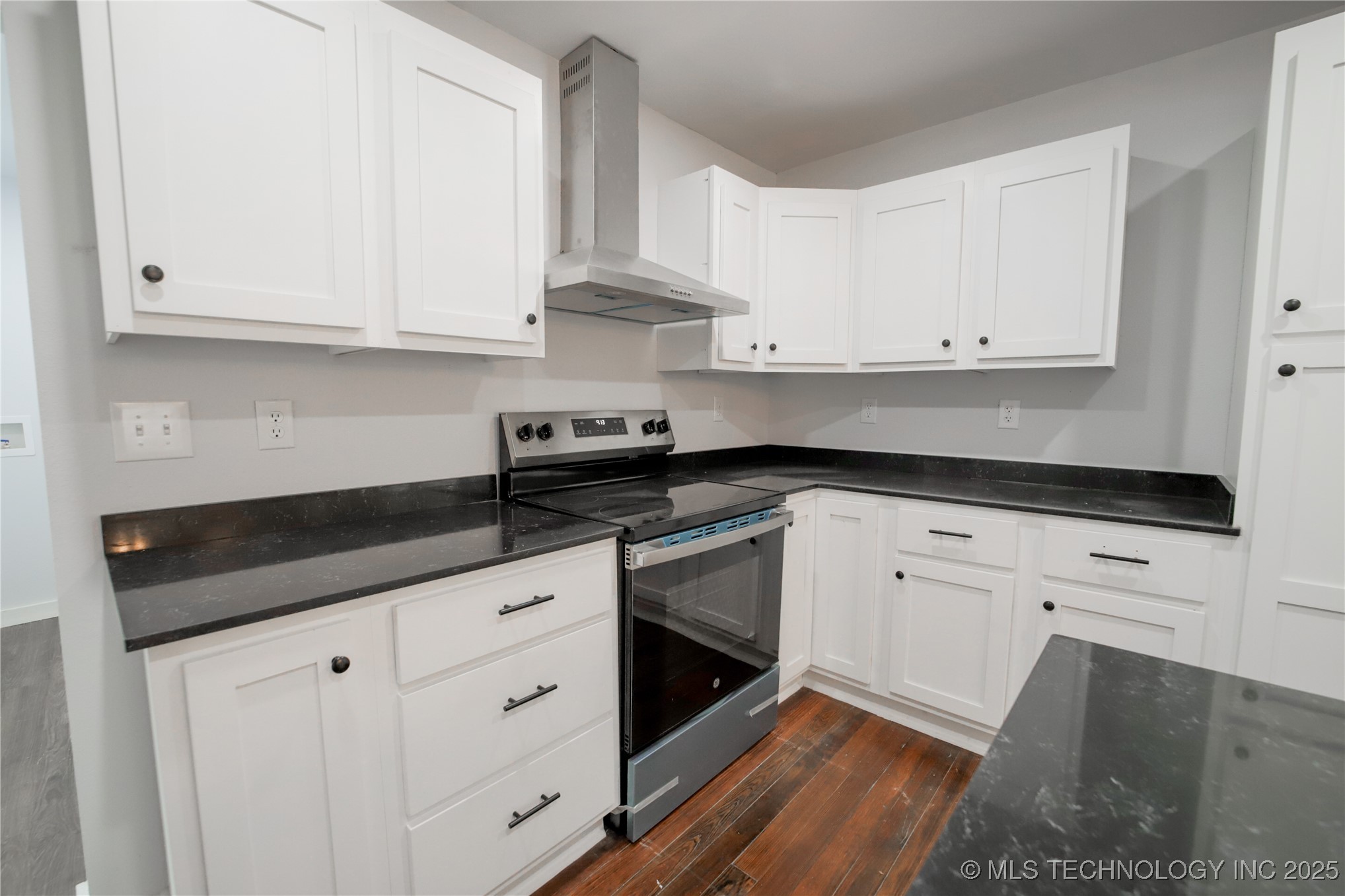 2052 E 12th Place Property Photo 14