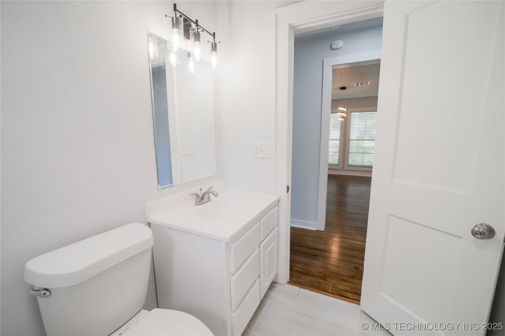 2052 E 12th Place Property Photo 19