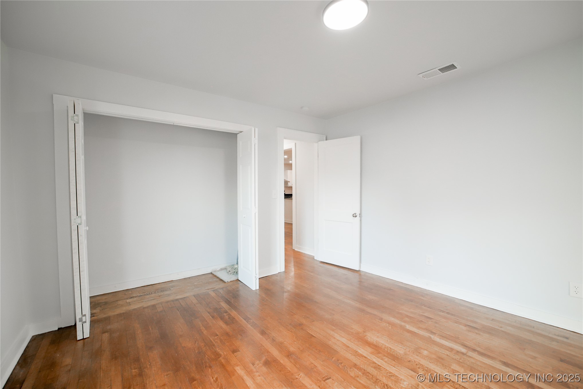 2052 E 12th Place Property Photo 21