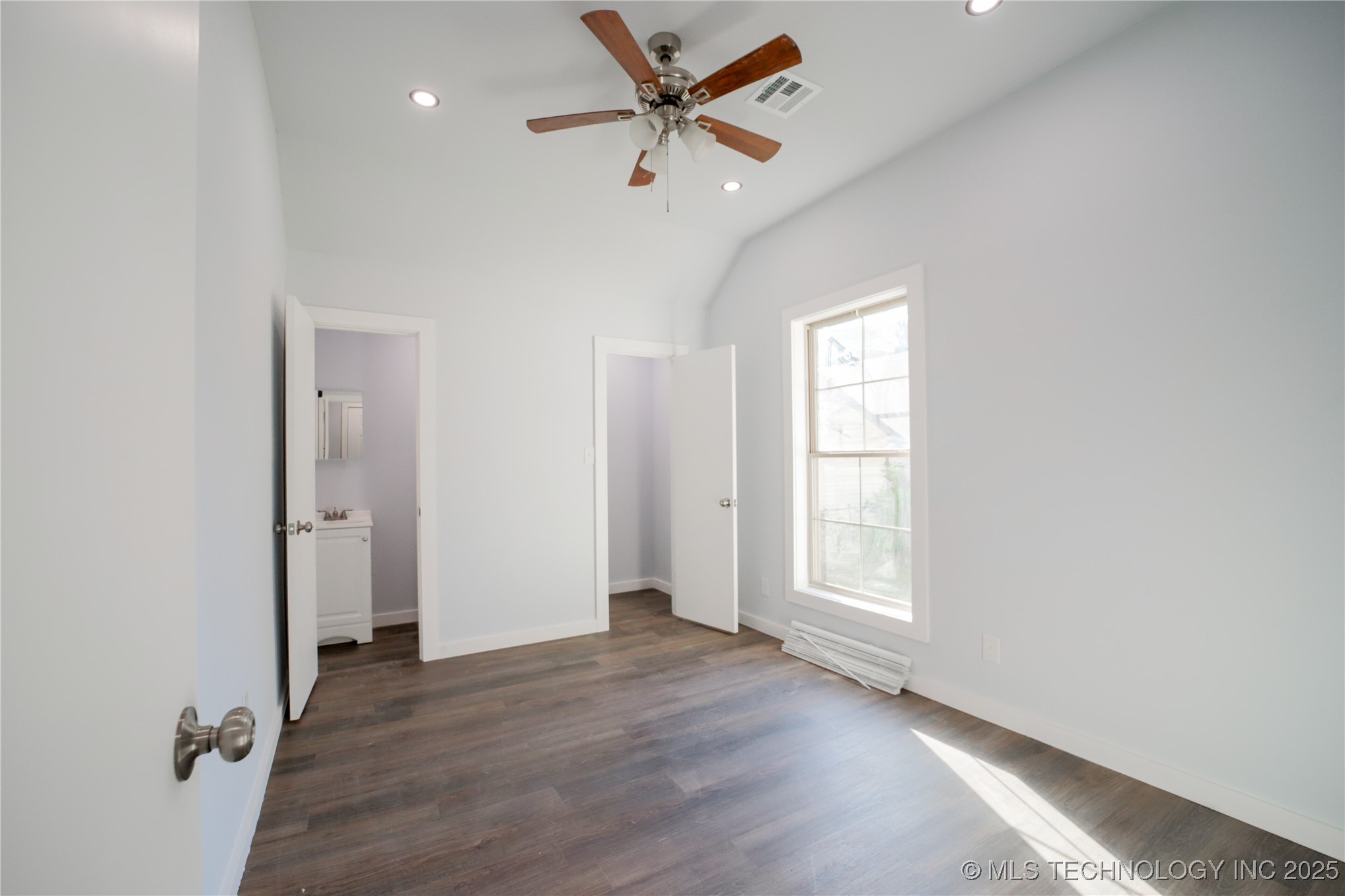 2052 E 12th Place Property Photo 26