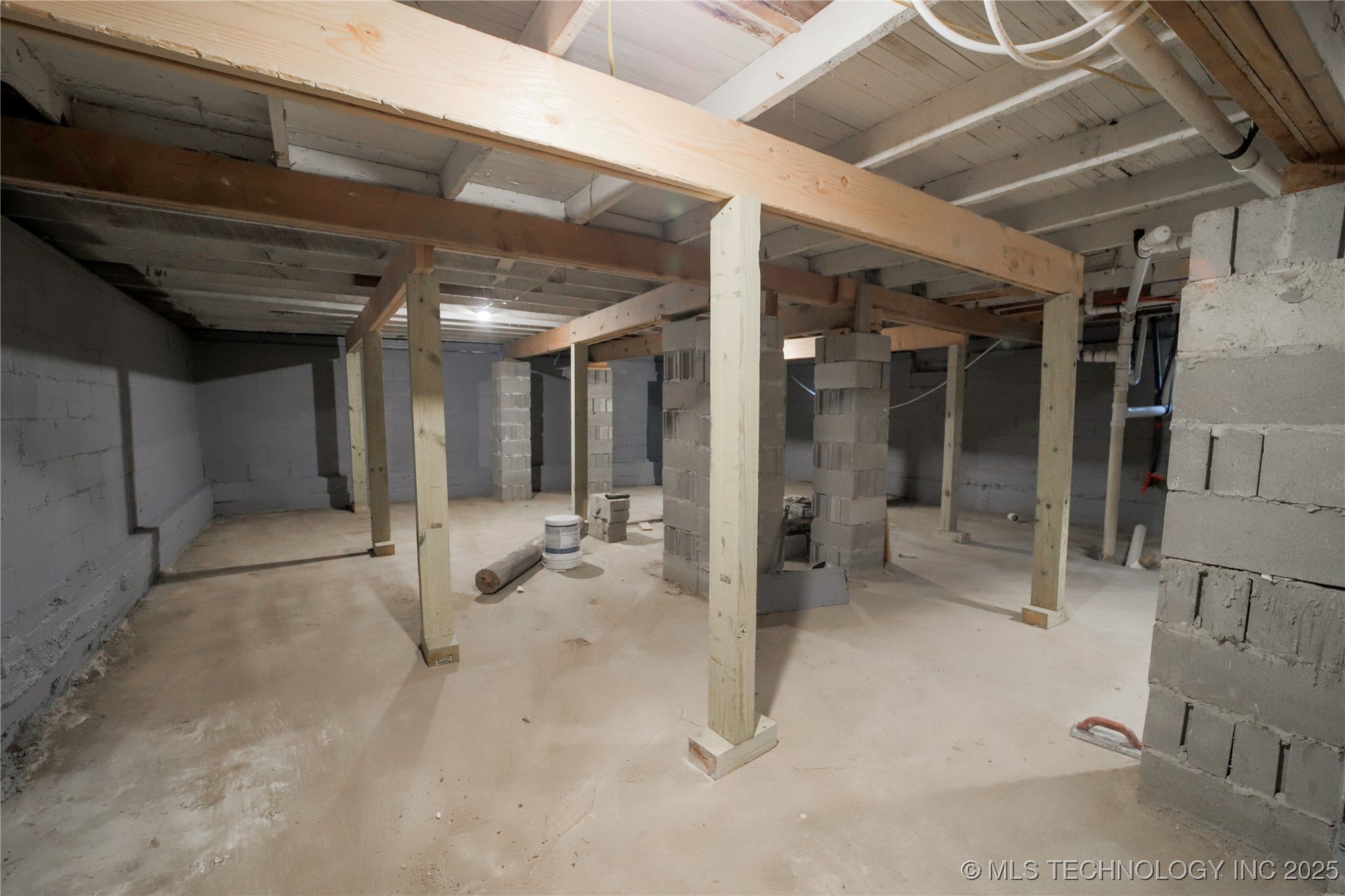 2052 E 12th Place Property Photo 31