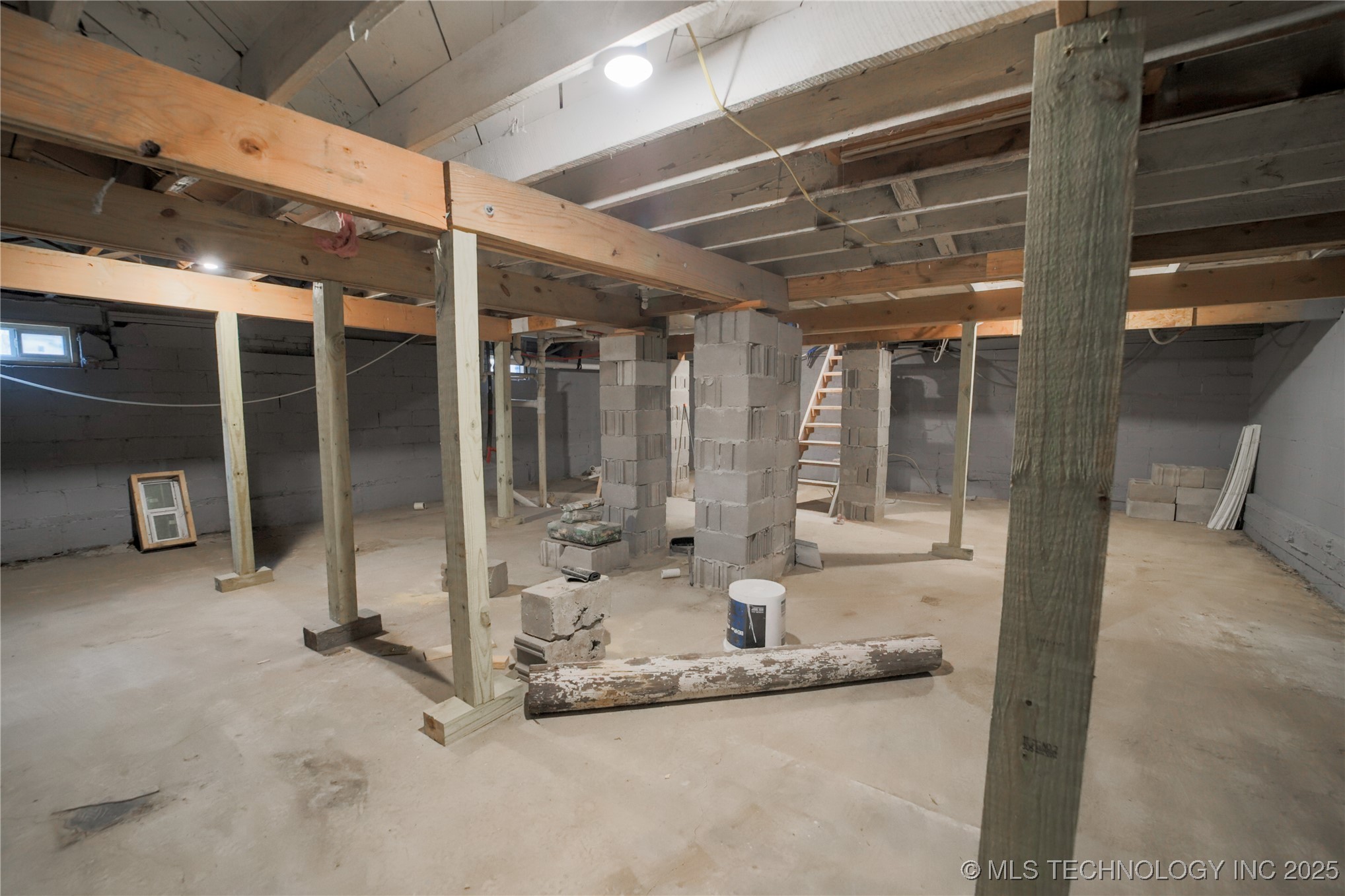 2052 E 12th Place Property Photo 32