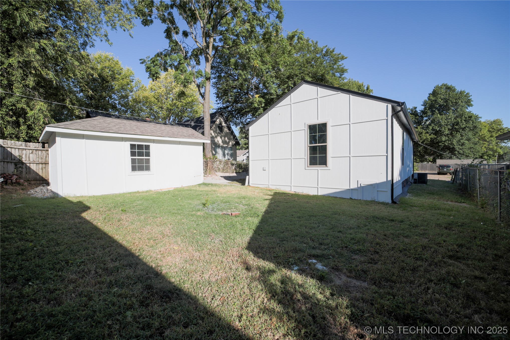 2052 E 12th Place Property Photo 34