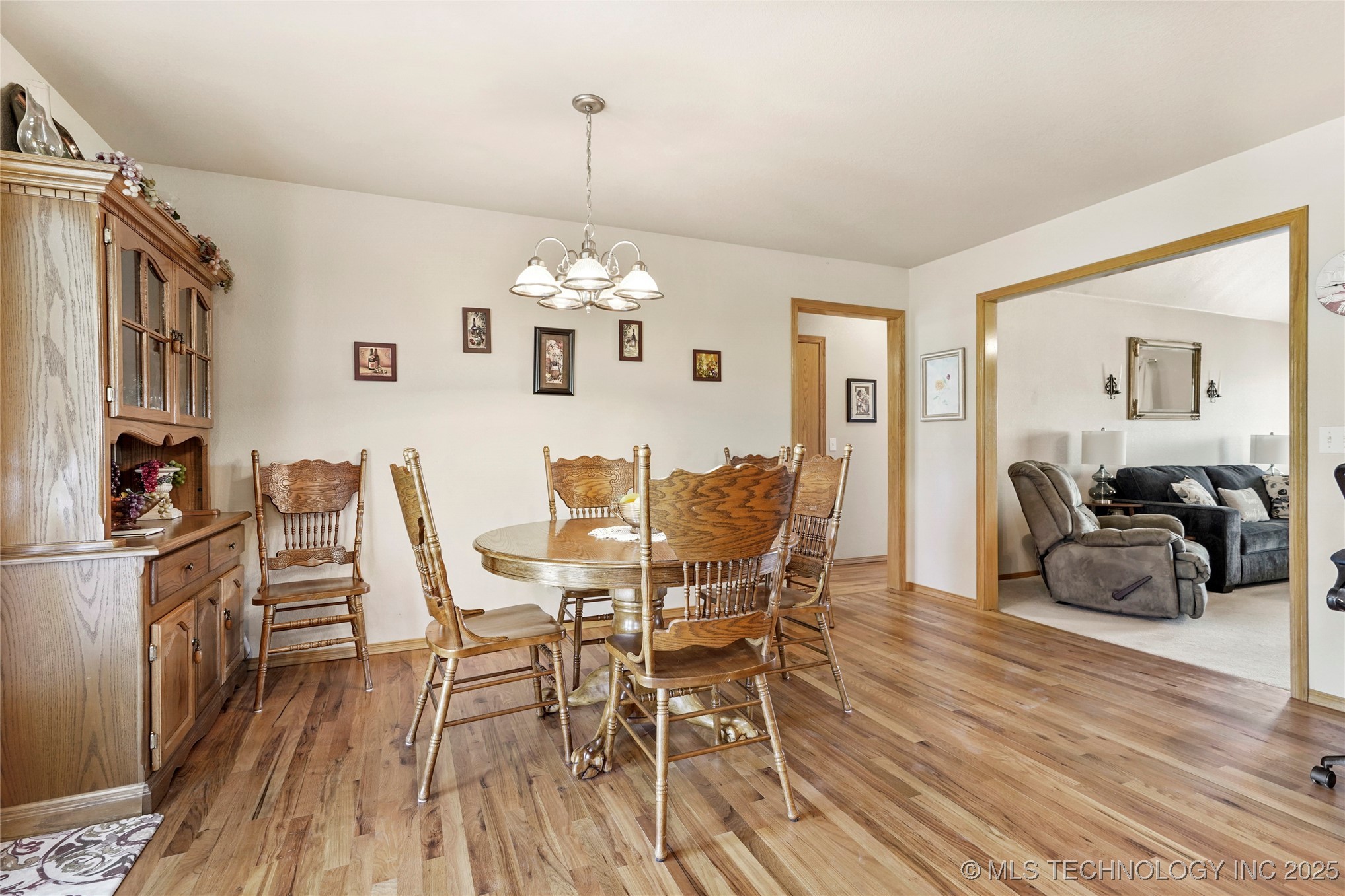 16235 N Peoria Avenue Property Photo 12