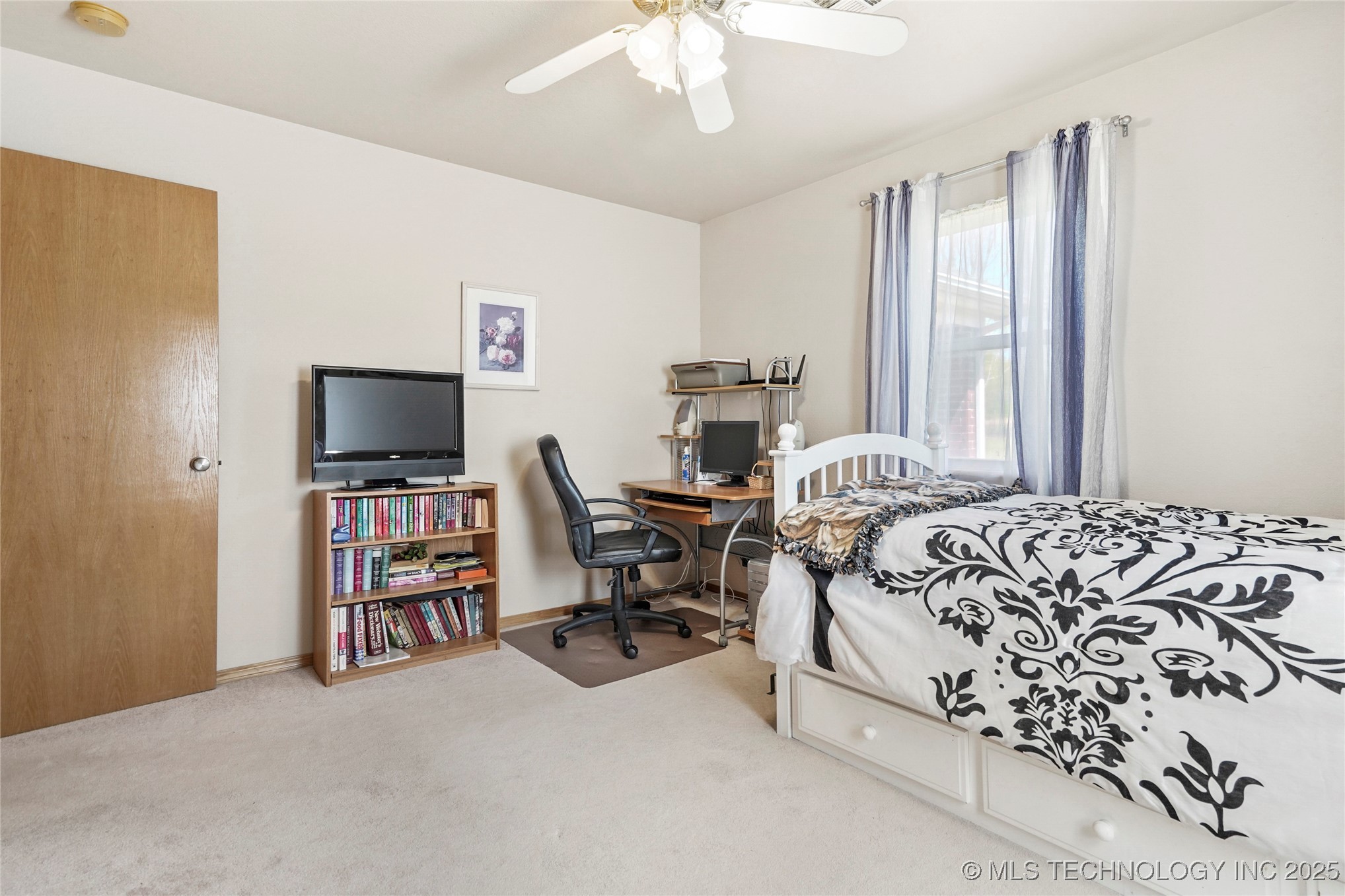16235 N Peoria Avenue Property Photo 32