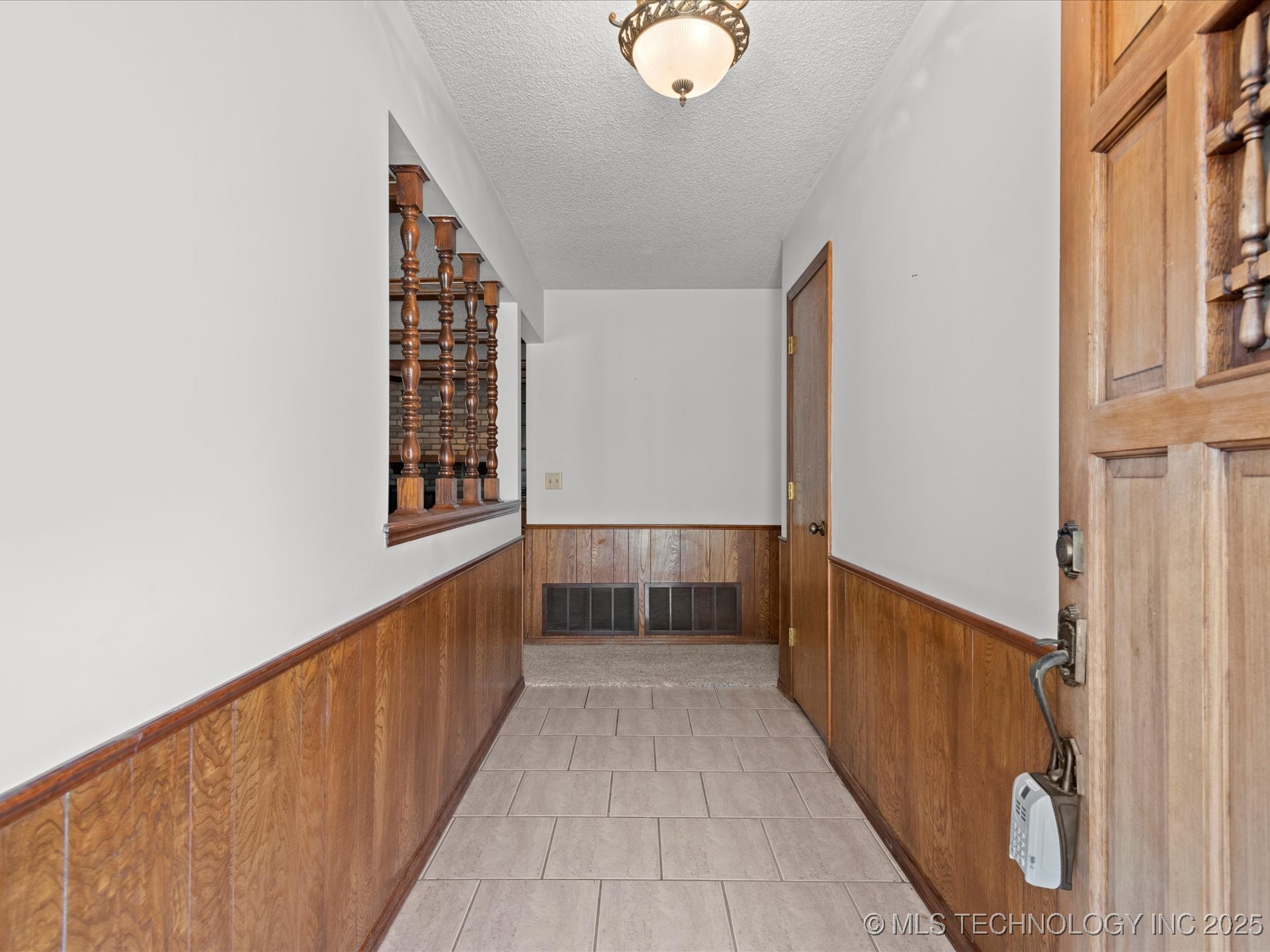 609 Castle Road Property Photo 4