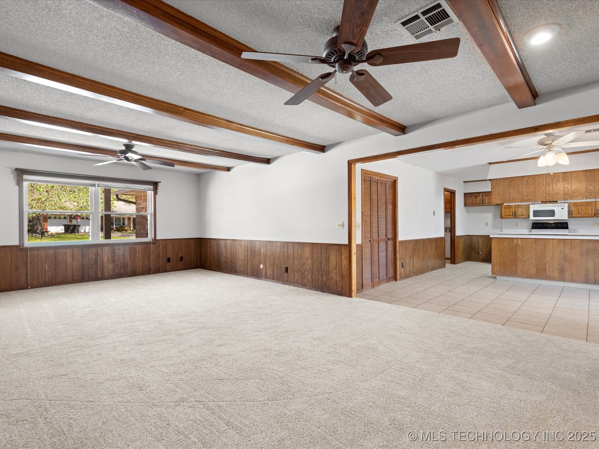 609 Castle Road Property Photo 6
