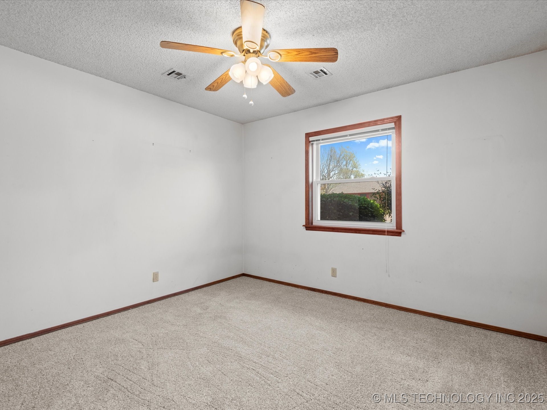 609 Castle Road Property Photo 17