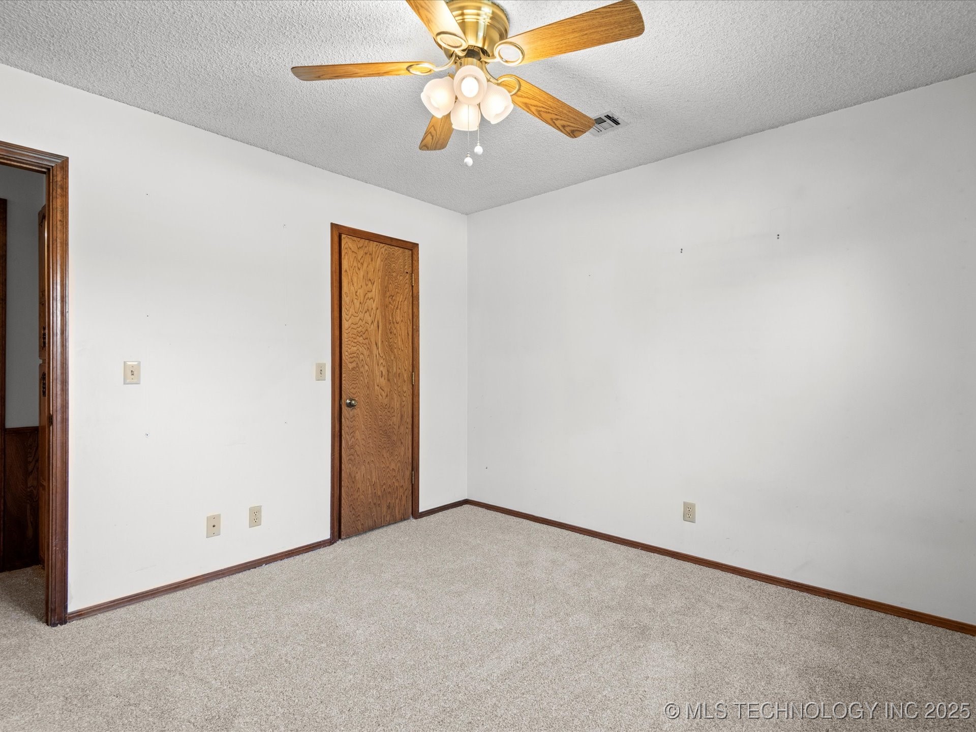 609 Castle Road Property Photo 18
