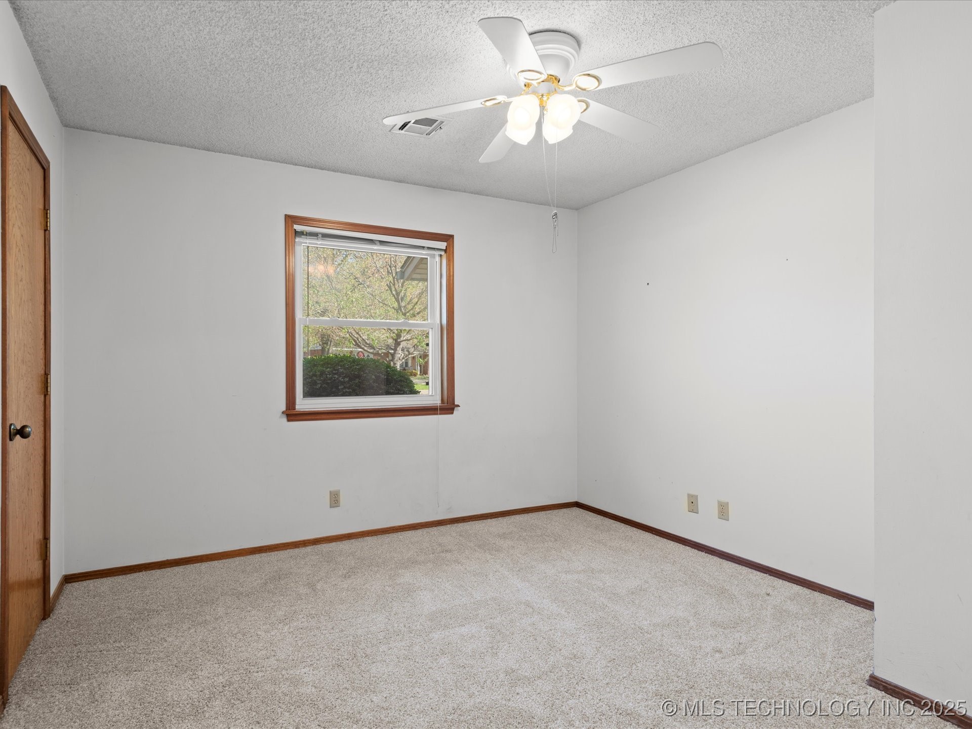609 Castle Road Property Photo 20