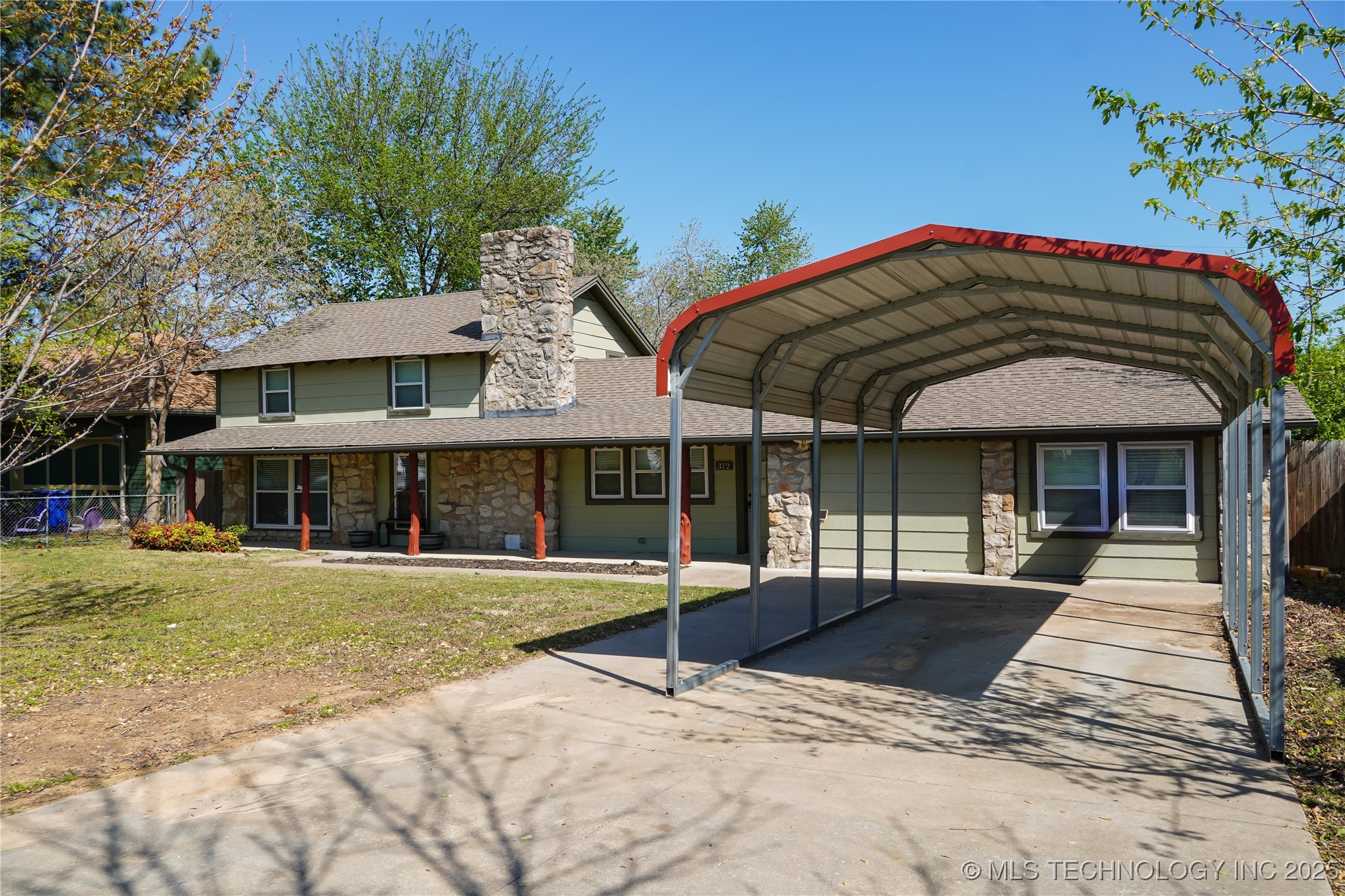 312 E Freeport Street Property Photo 1