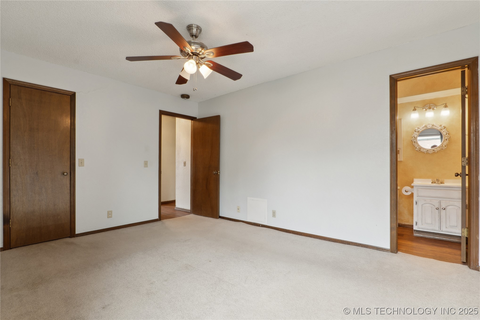 6429 S 30th West Avenue Property Photo 20
