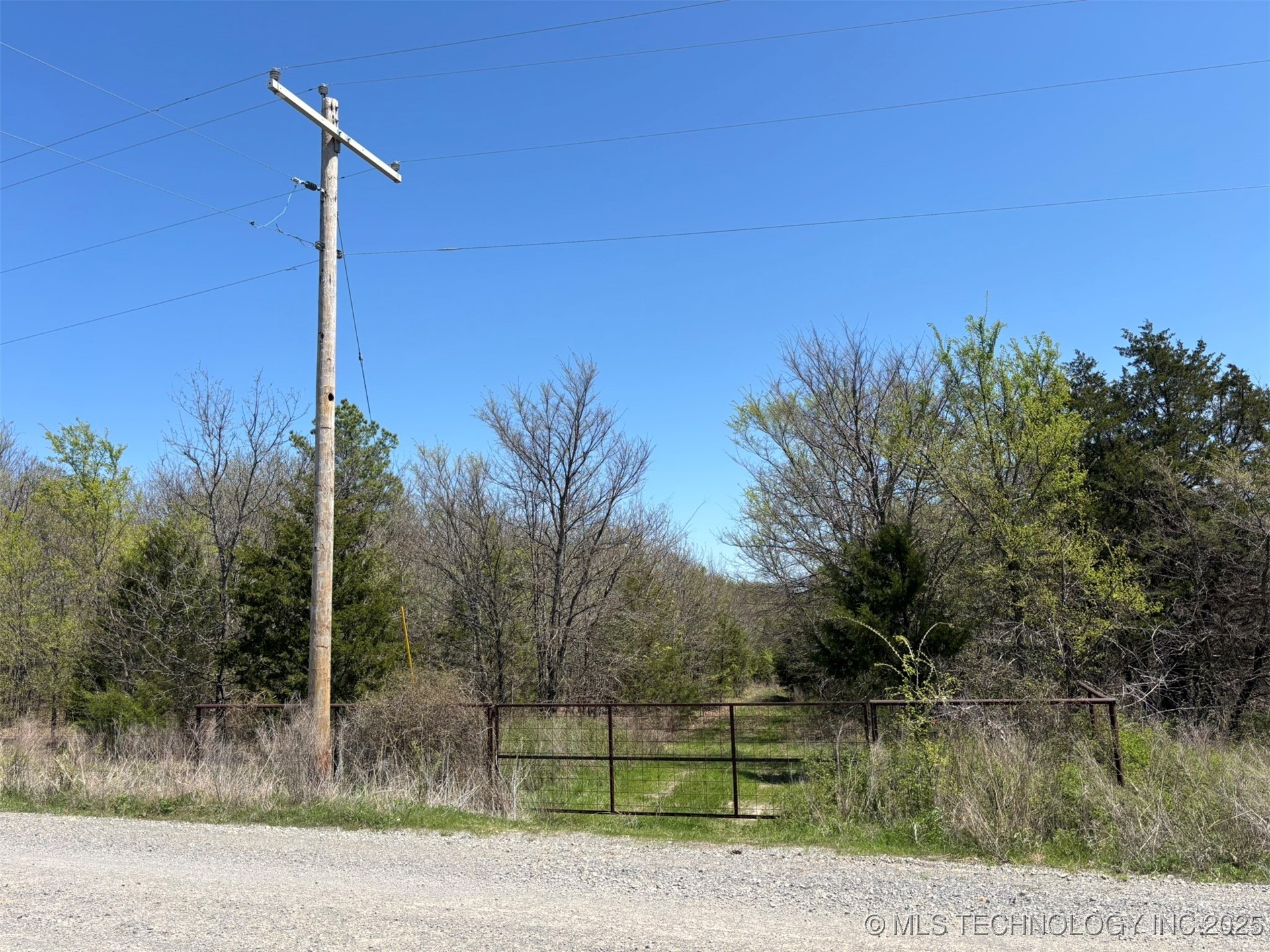 N Coyote Road Property Photo 3