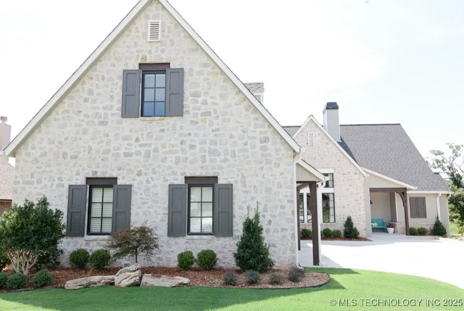 605 Cross Timbers Boulevard Property Photo 1